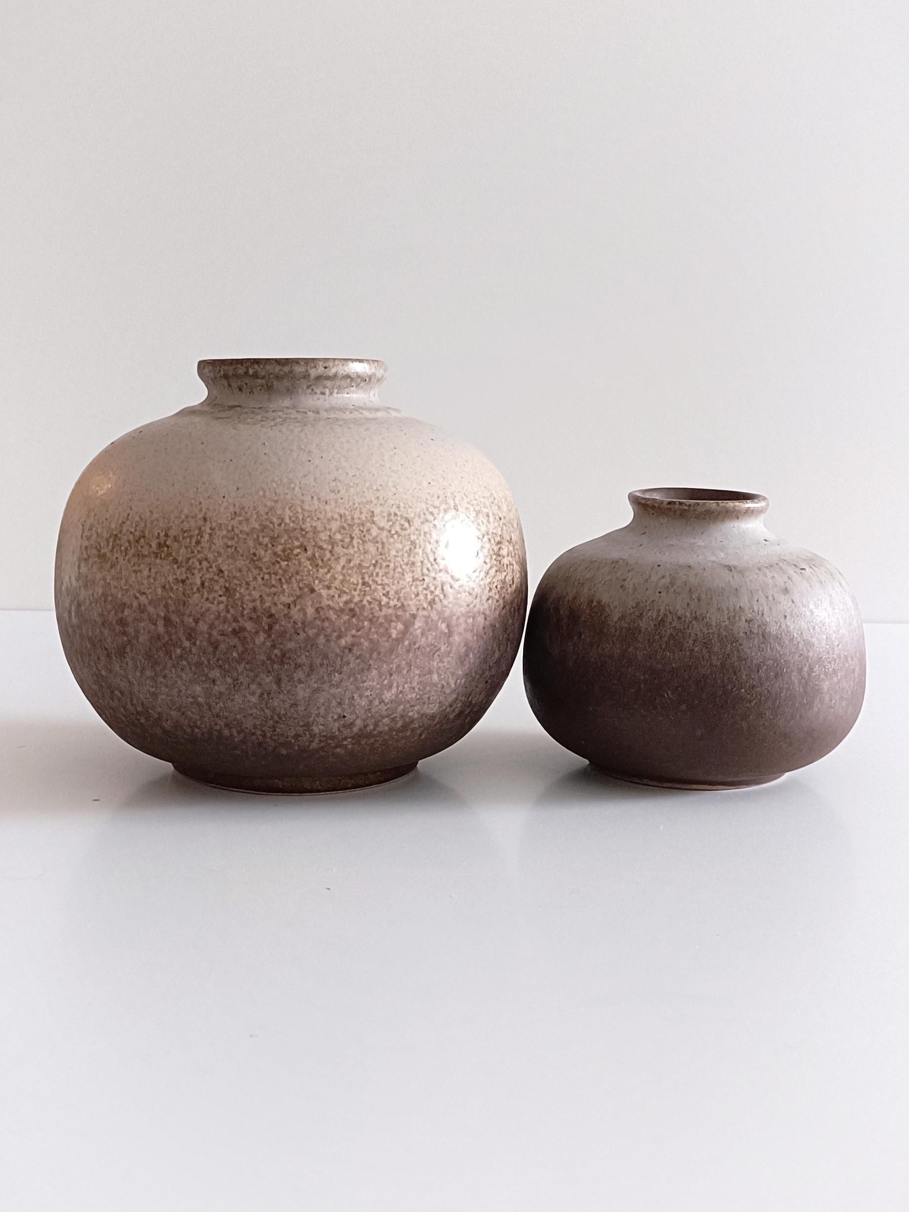 Wabi Sabi-Stil Westdeutschland, Kunstkeramik, Paar Vasen, signiert Strehla, 1950er Jahre im Angebot 4