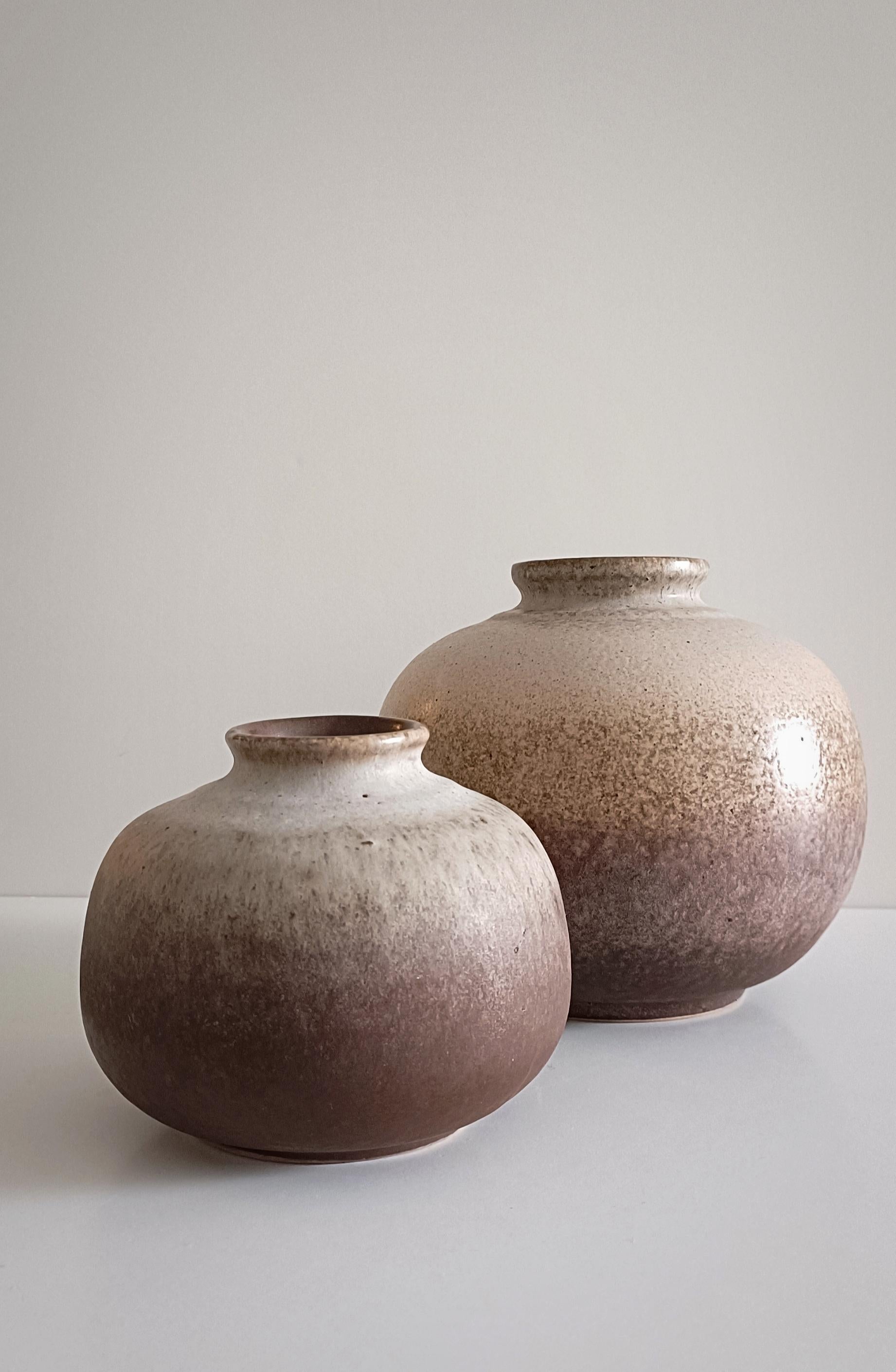 Wabi Sabi-Stil Westdeutschland, Kunstkeramik, Paar Vasen, signiert Strehla, 1950er Jahre im Angebot 2