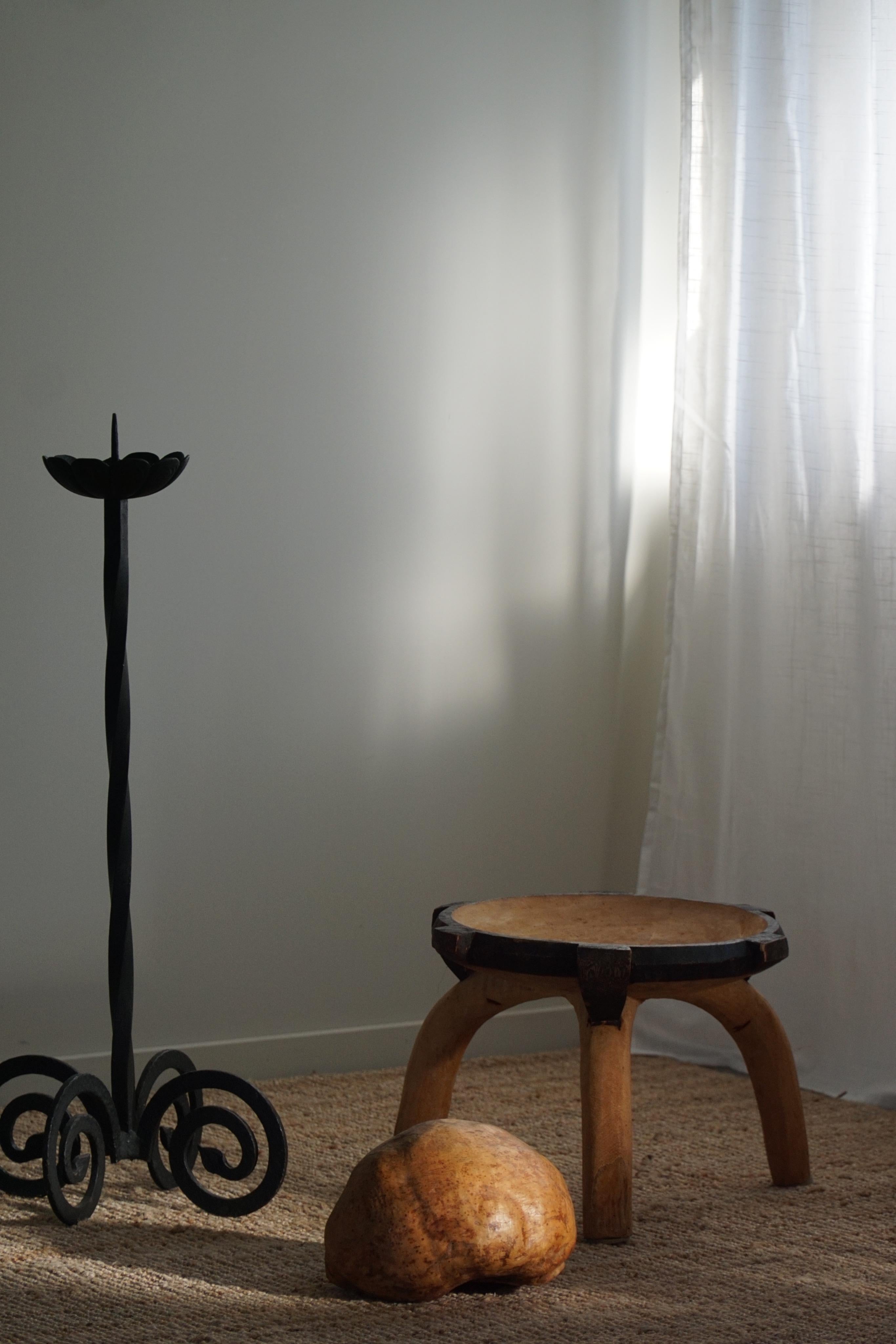 Brutalist Wabi Sabi Tripod Stool / Side Table in Solid Wood, Scandinavia, 1950s For Sale