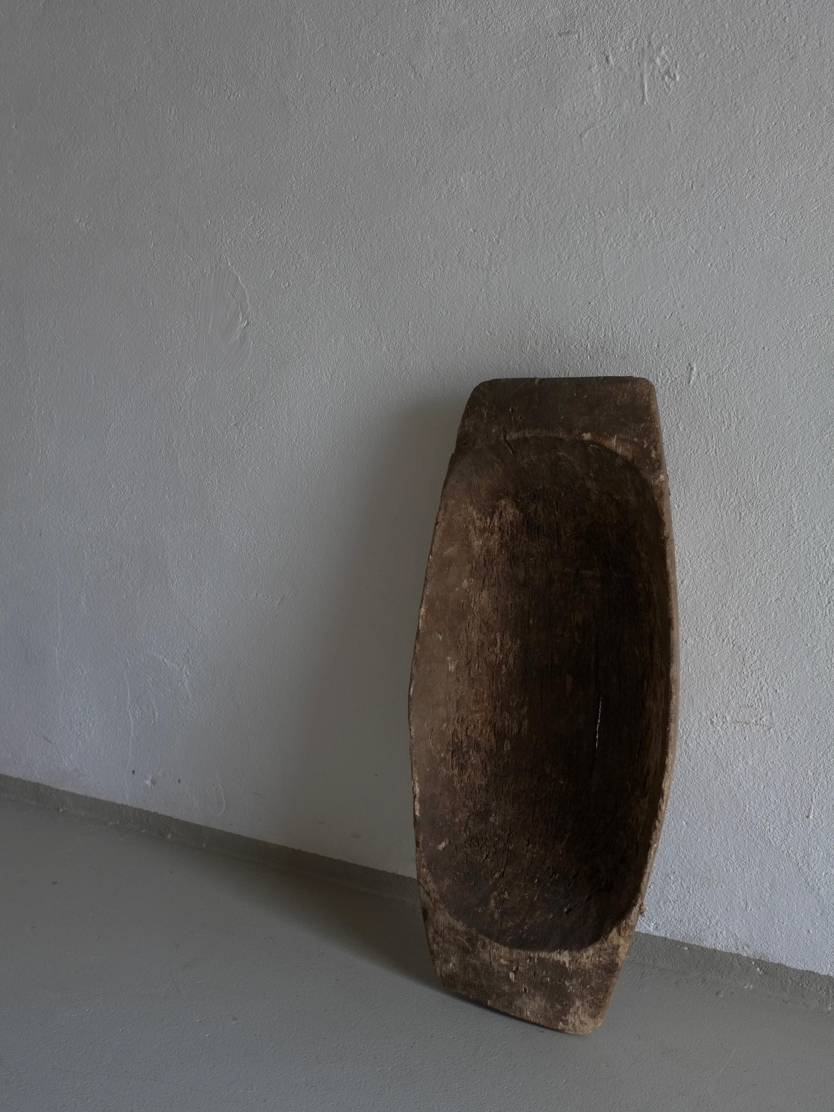 Antique primitive carved wooden bowl (#3) with a beautiful patina. Distressed wood, please check the photos.

Additional information:
Origin: Latvia
Dimensions: W 68 cm x D 31.5 cm x H 9 cm