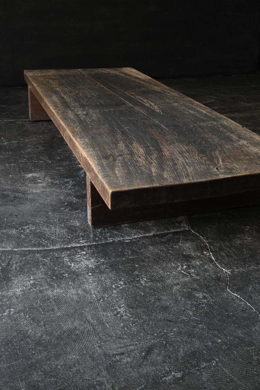 Mesa baja de madera wabi-sabi utilizada en las escuelas japonesas/1874-1920/mesa de sofá en Bueno Estado en Sammu-shi, Chiba