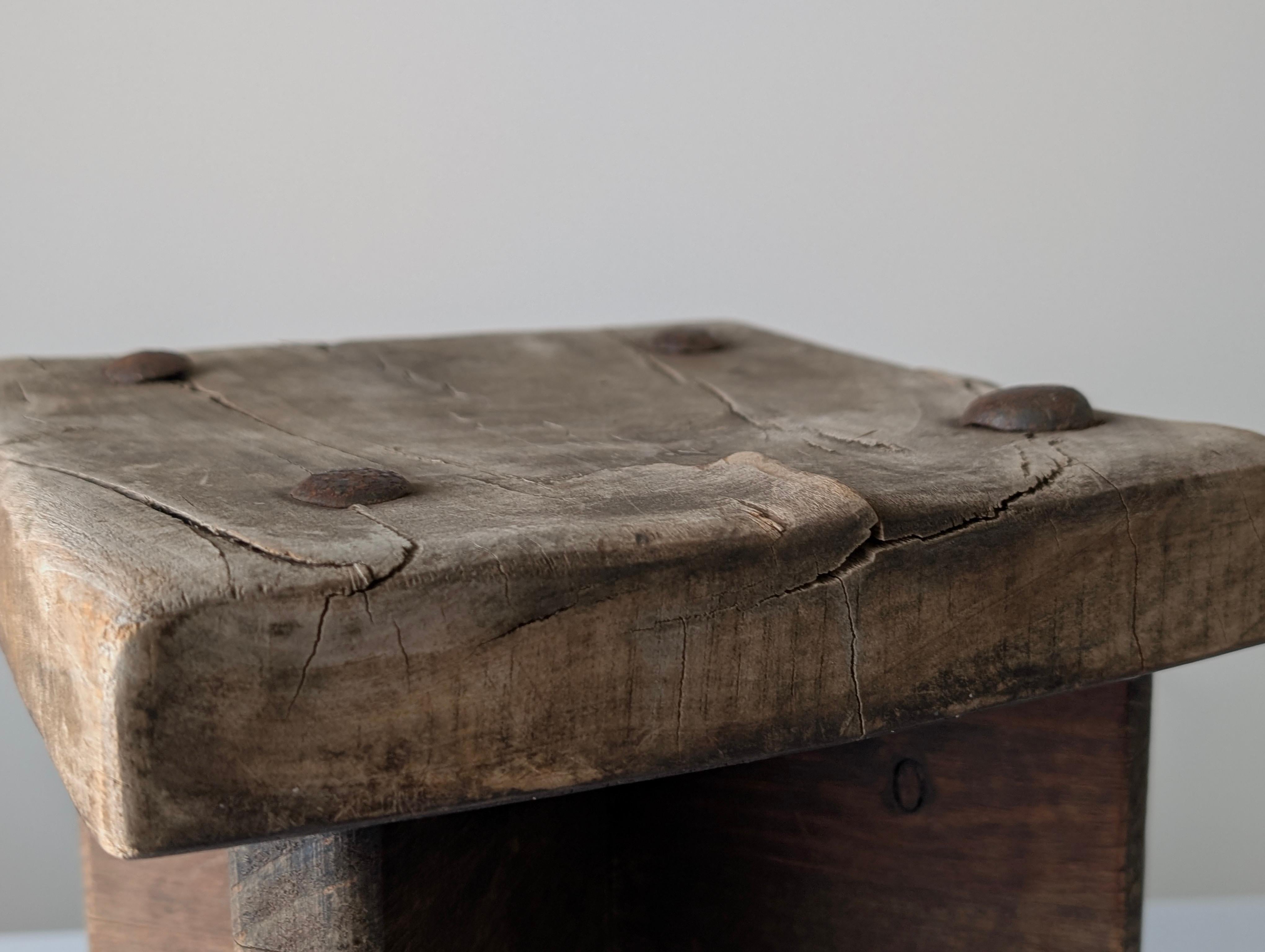 Sgabello in legno Wabi Sabi, 1800 in vendita 4