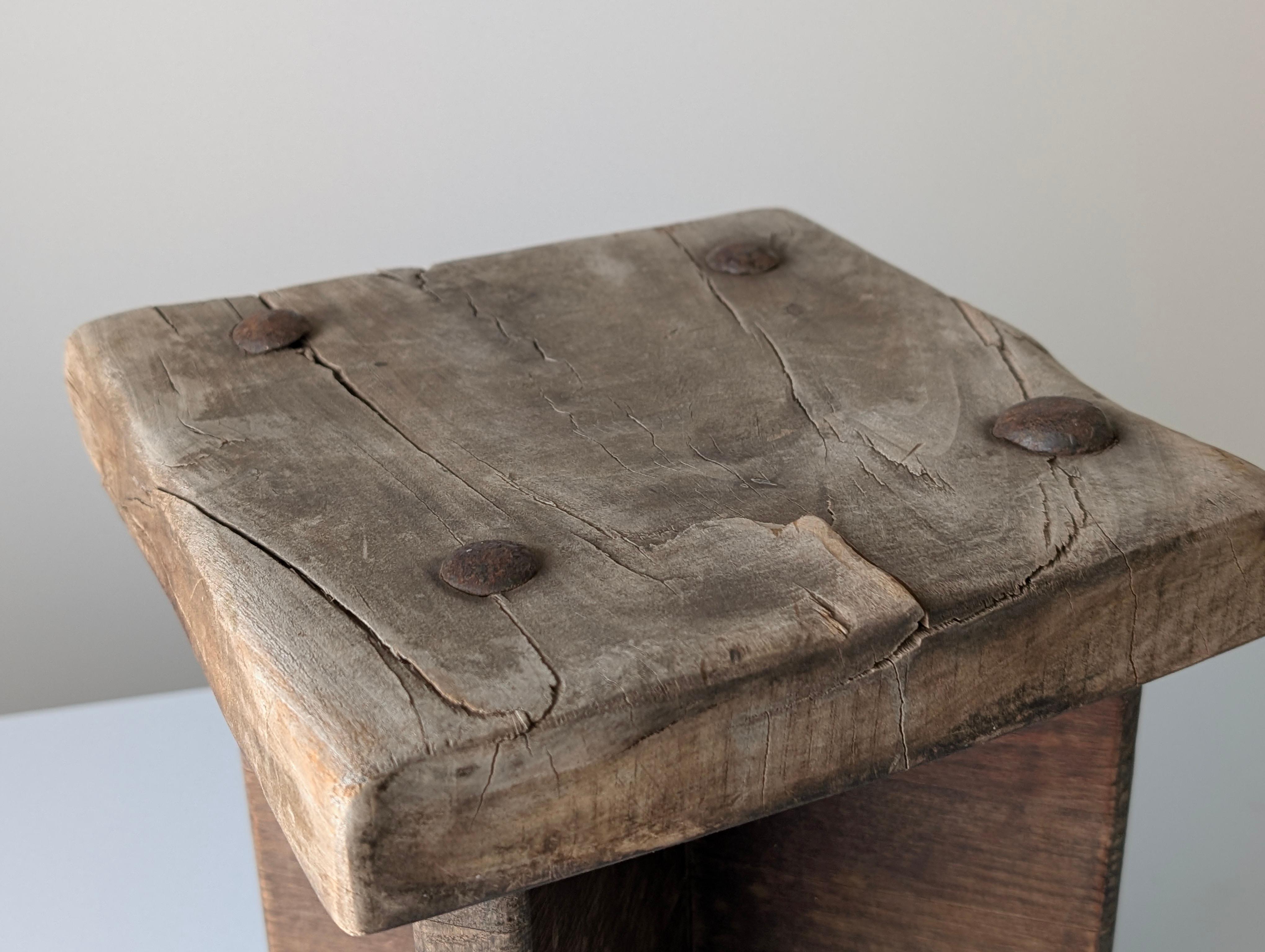 Sgabello in legno Wabi Sabi, 1800 in vendita 2