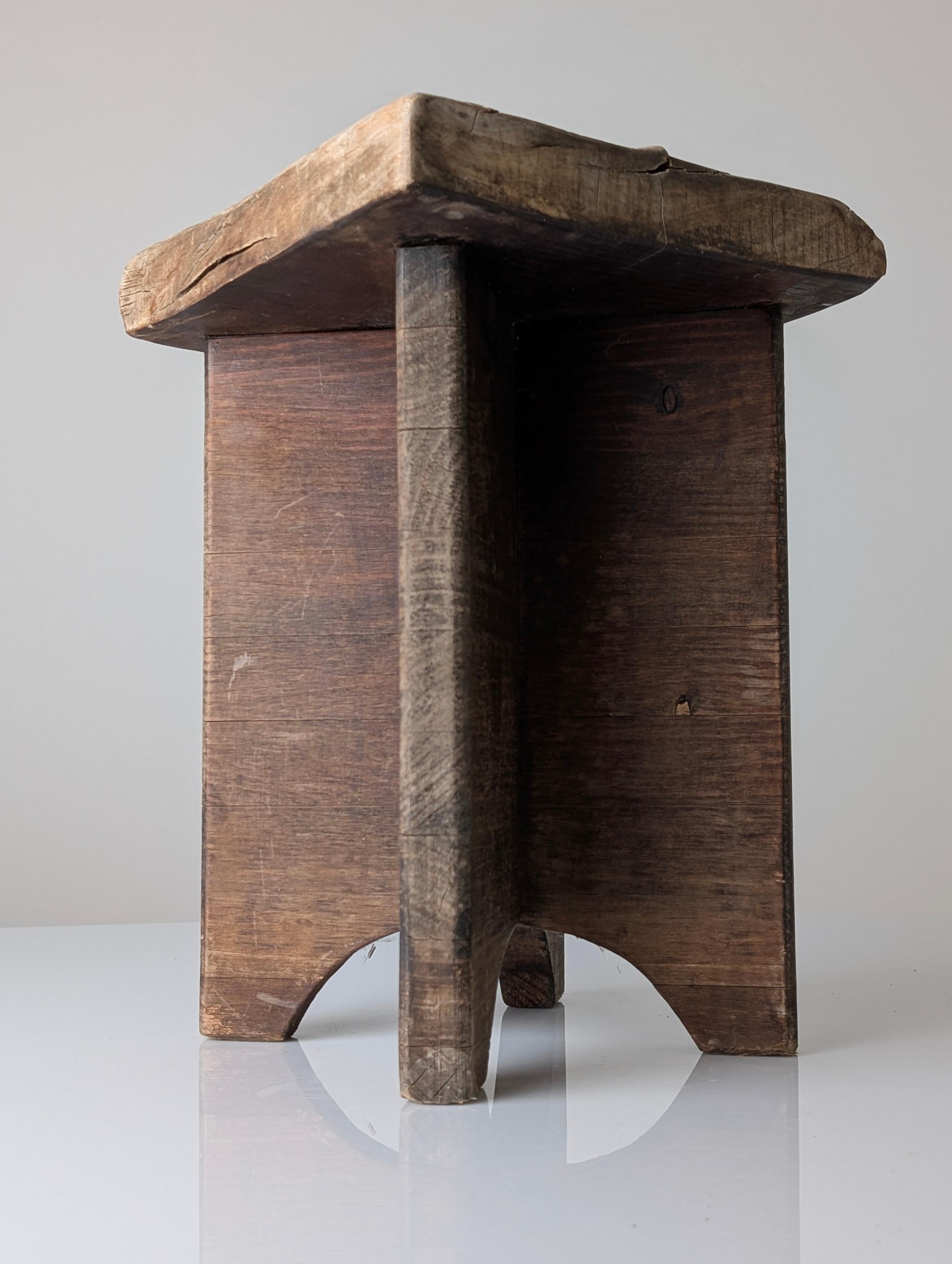 Sgabello in legno Wabi Sabi, 1800 in vendita 3