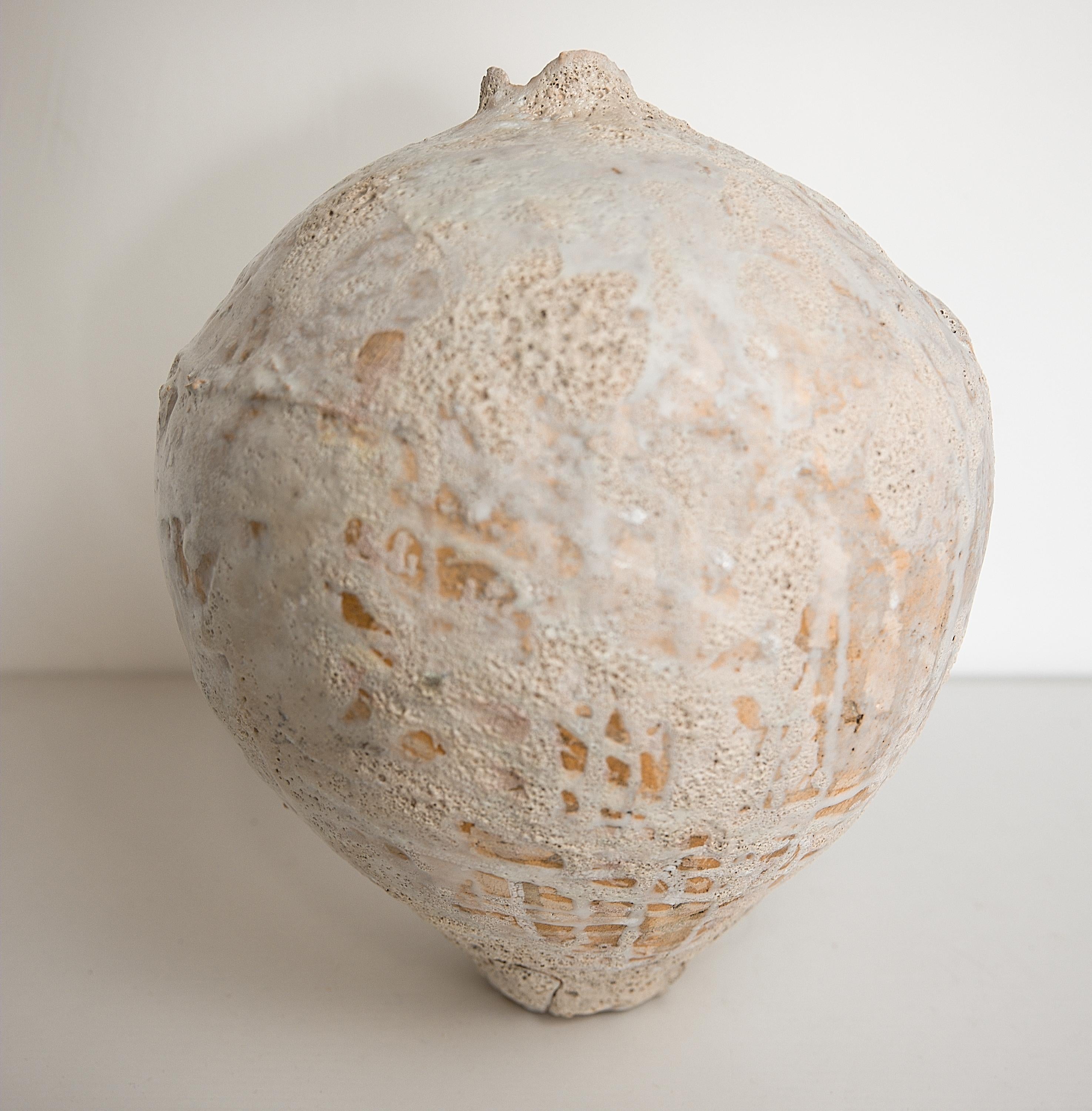 SÉRIE BOISÉE 

Vase lune 16x13  pouces de large

Un mélange de tradition et de modernité organique avec ce pot Large Moon  forme avec texture et plusieurs couches de glaçures personnalisées. argile brute, oxydes, glaçure volcanique
TEST DE SÉCURITÉ