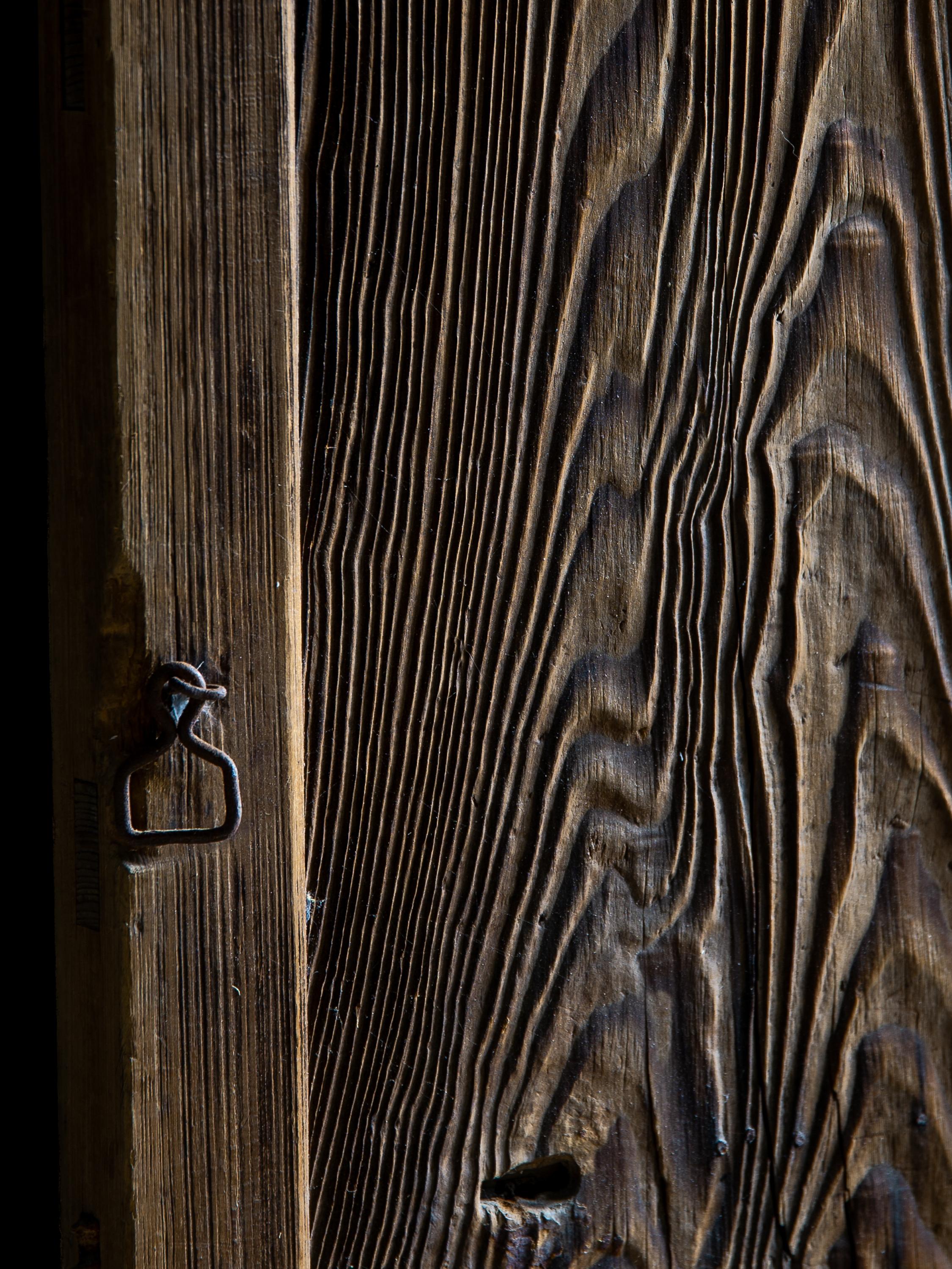 wabi sabi Yoshino Puerta de cedro japonés Puerta exterior rústica de jardín Años 1870-1920 siglo XIX en venta