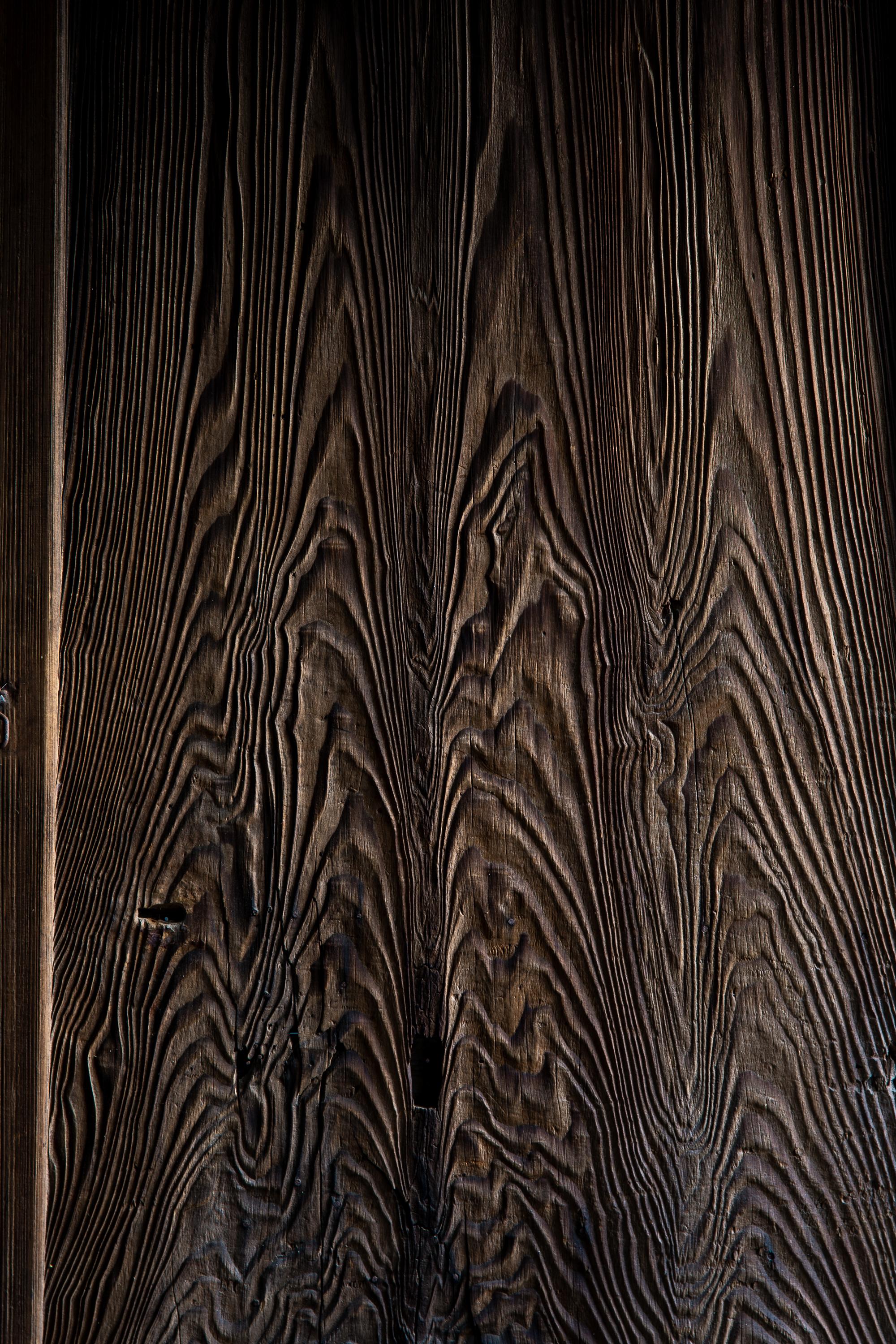 wabi sabi Yoshino Puerta de cedro japonés Puerta exterior rústica de jardín Años 1870-1920 Madera en venta
