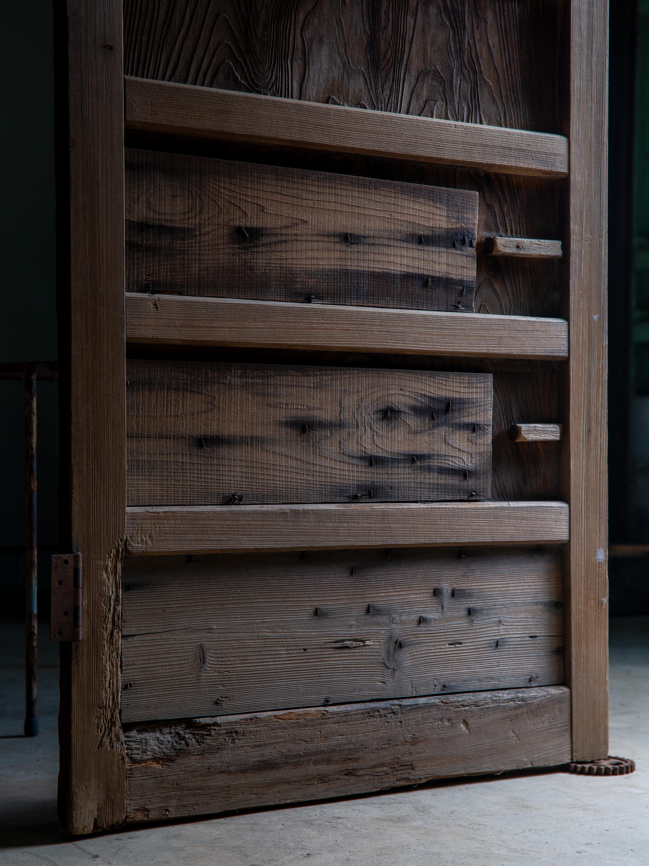 wabi sabi Yoshino Puerta de cedro japonés Puerta exterior rústica de jardín Años 1870-1920 en venta 4