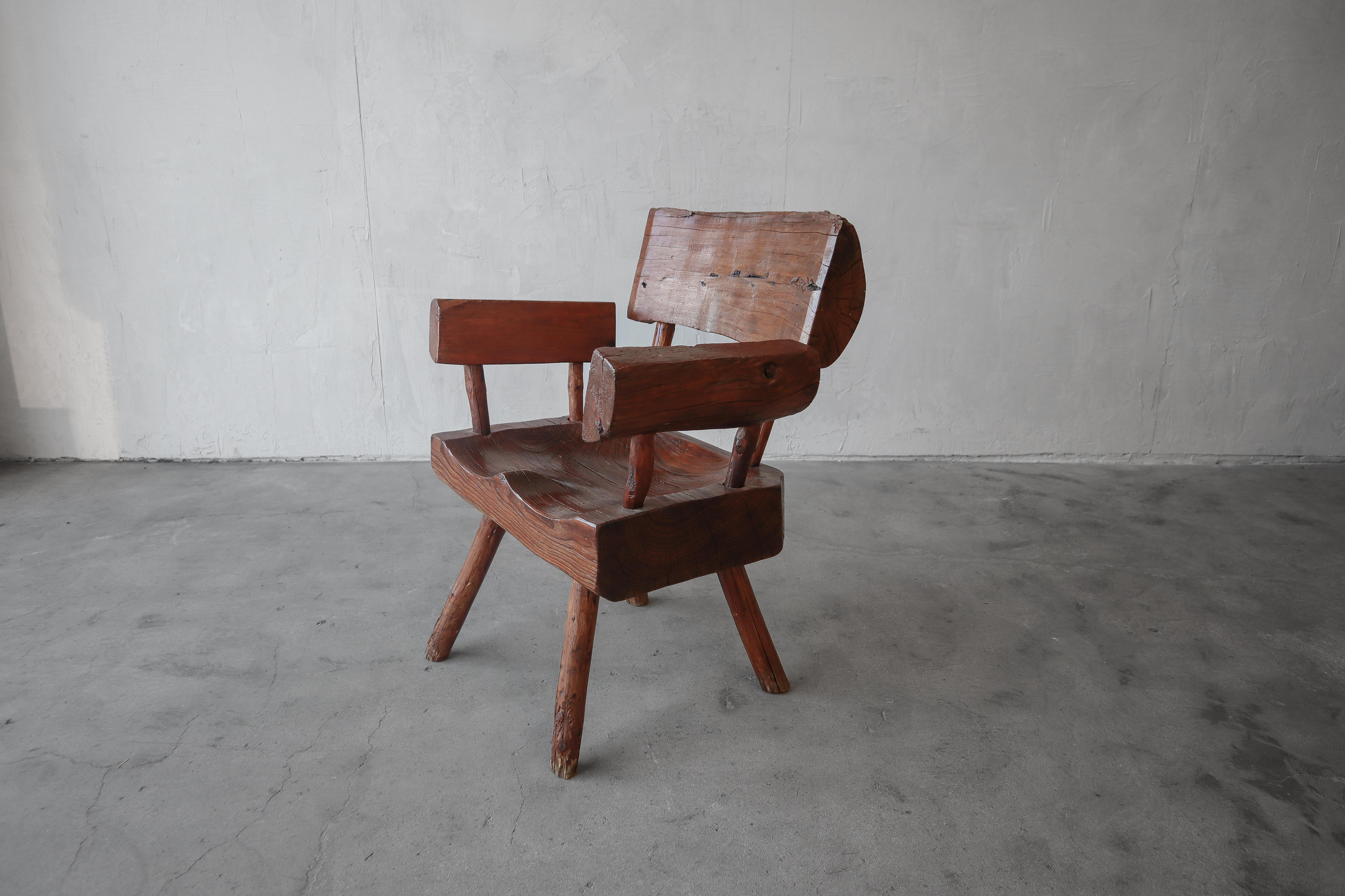 Great, primitive live edge chair. Perfect corner piece to compliment any wabisabi, minimalist or rustic decor.

Chair has natural inclusions and light wear that add to it's character. It is solid but probably best used as decor.