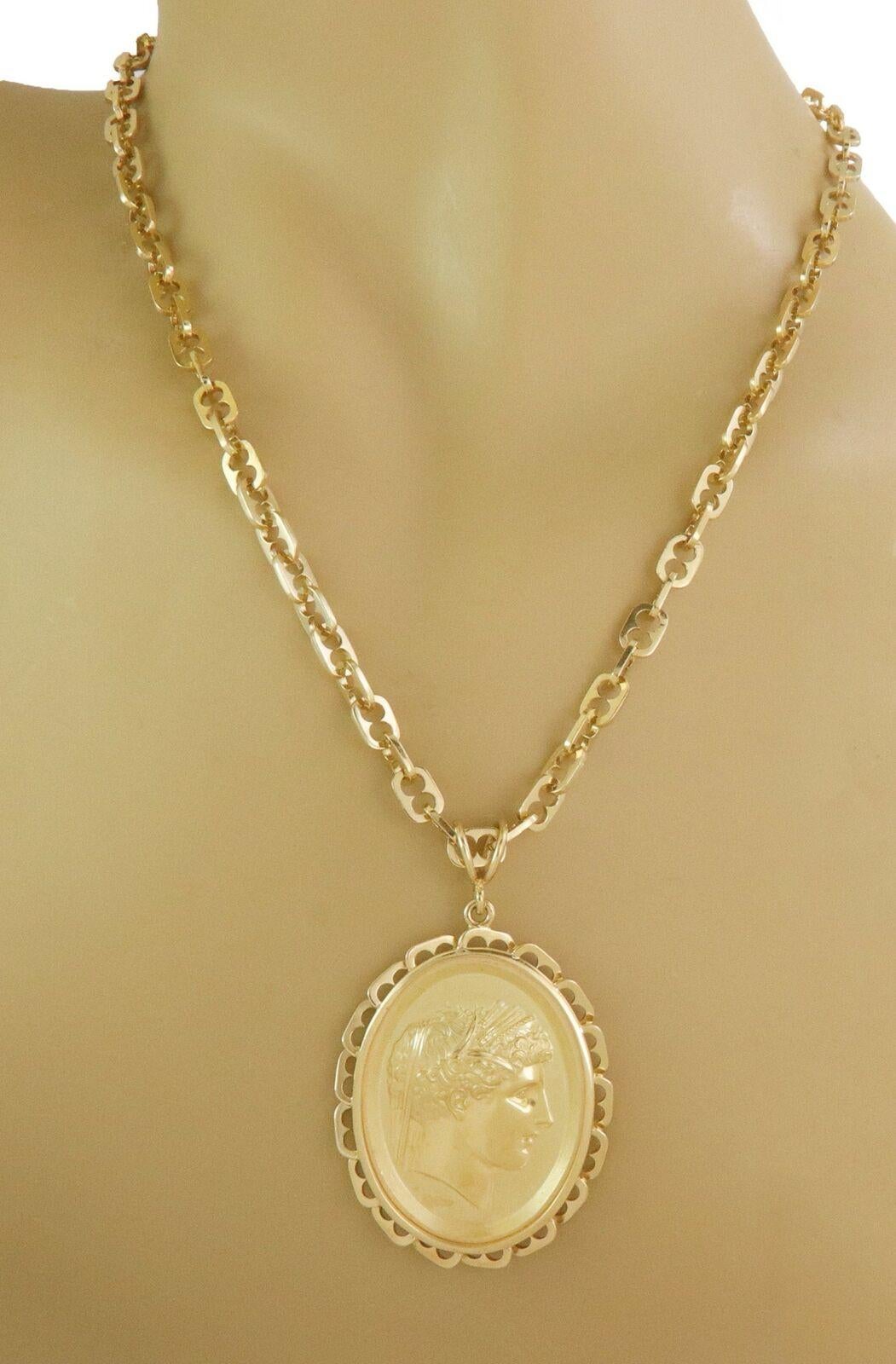 Wachler Signed 18k Yellow Gold Embossed Woman Cameo Oval Pendant Necklace For Sale 5