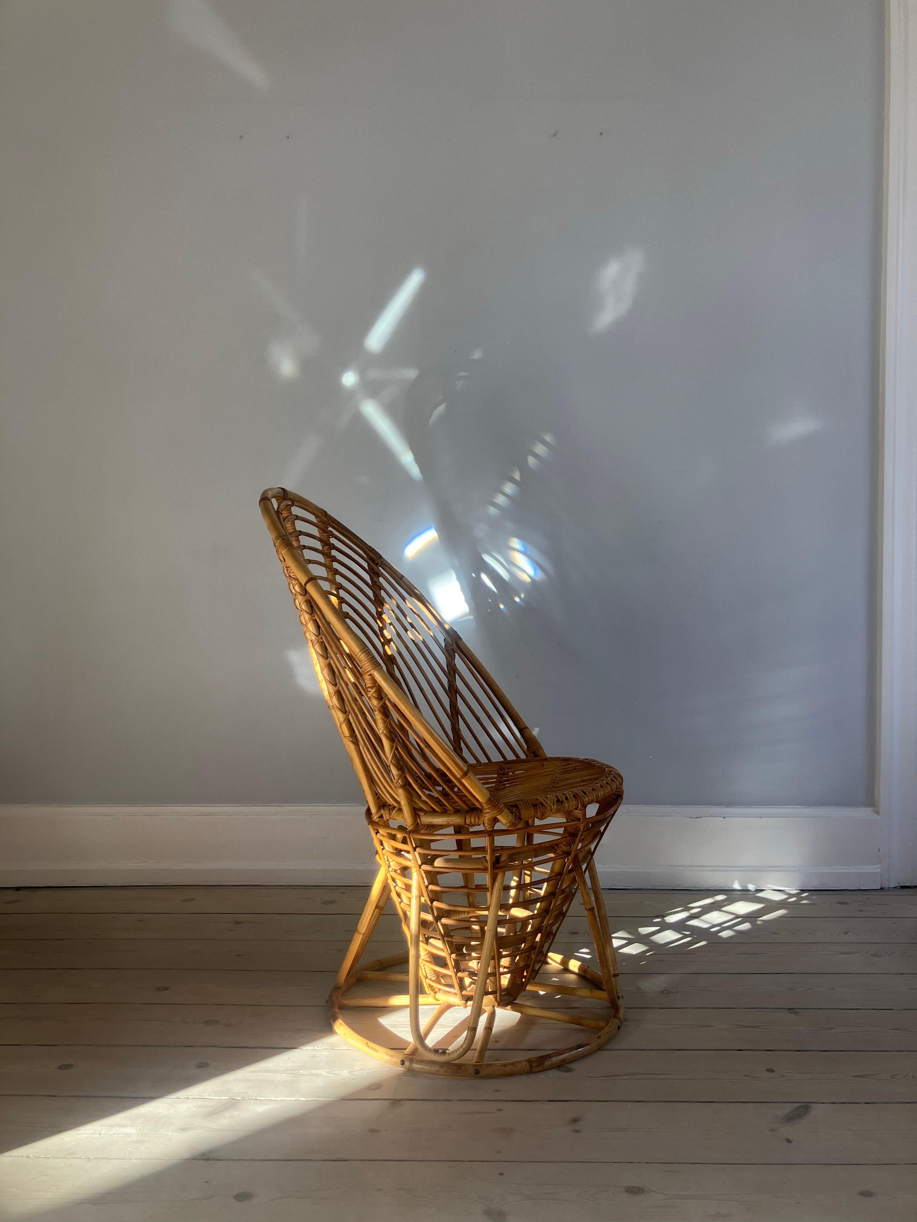 Sedia da salotto in vimini e rattan a forma di waffle in vendita 7