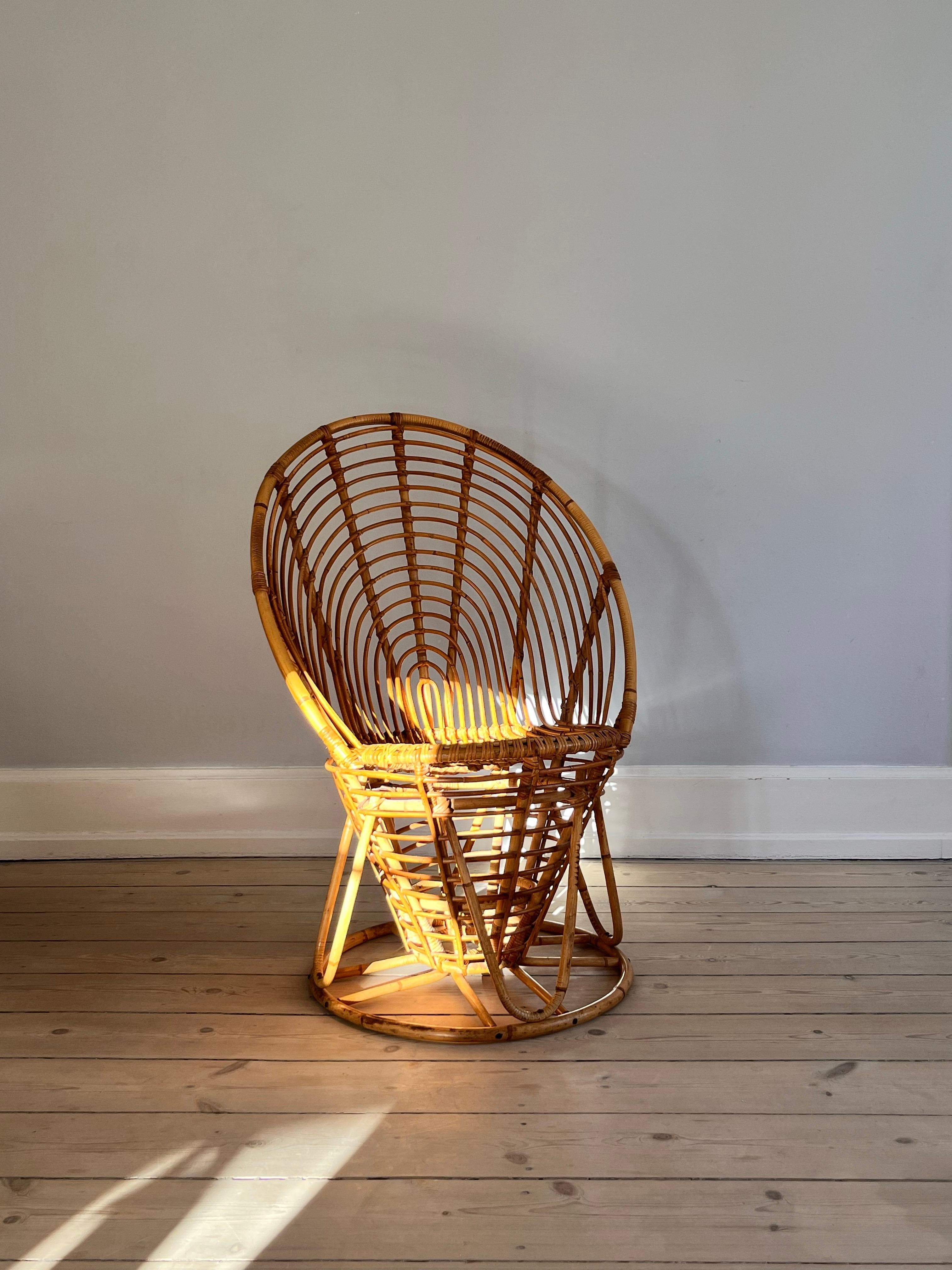 Vimini Sedia da salotto in vimini e rattan a forma di waffle in vendita