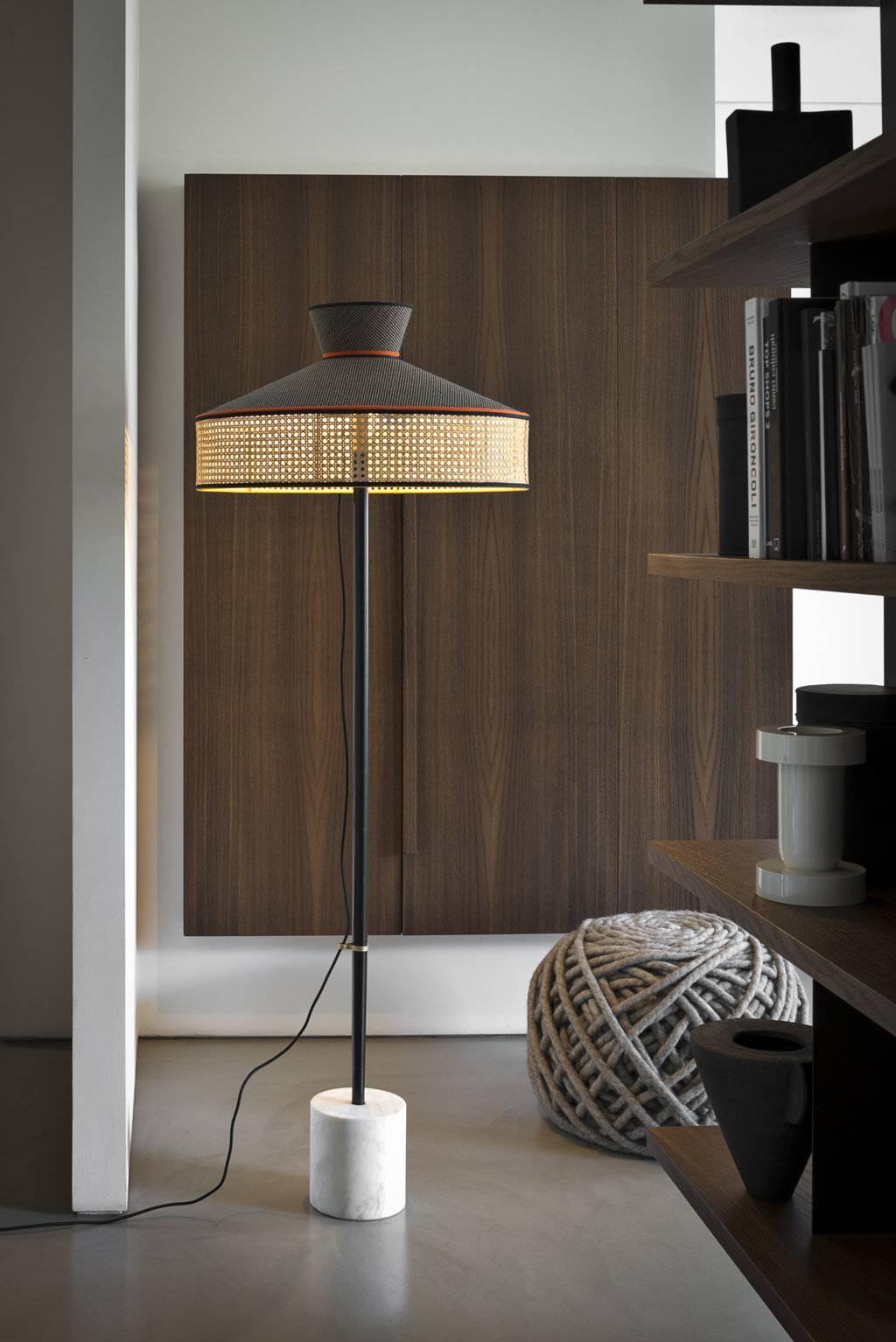 Elegant and sophisticated contrasts are the defining feature of Wagasa lamp, with the power to define and enrich any space thanks to their unique and timeless style. Precious materials, geometric designs, and details from the company's history