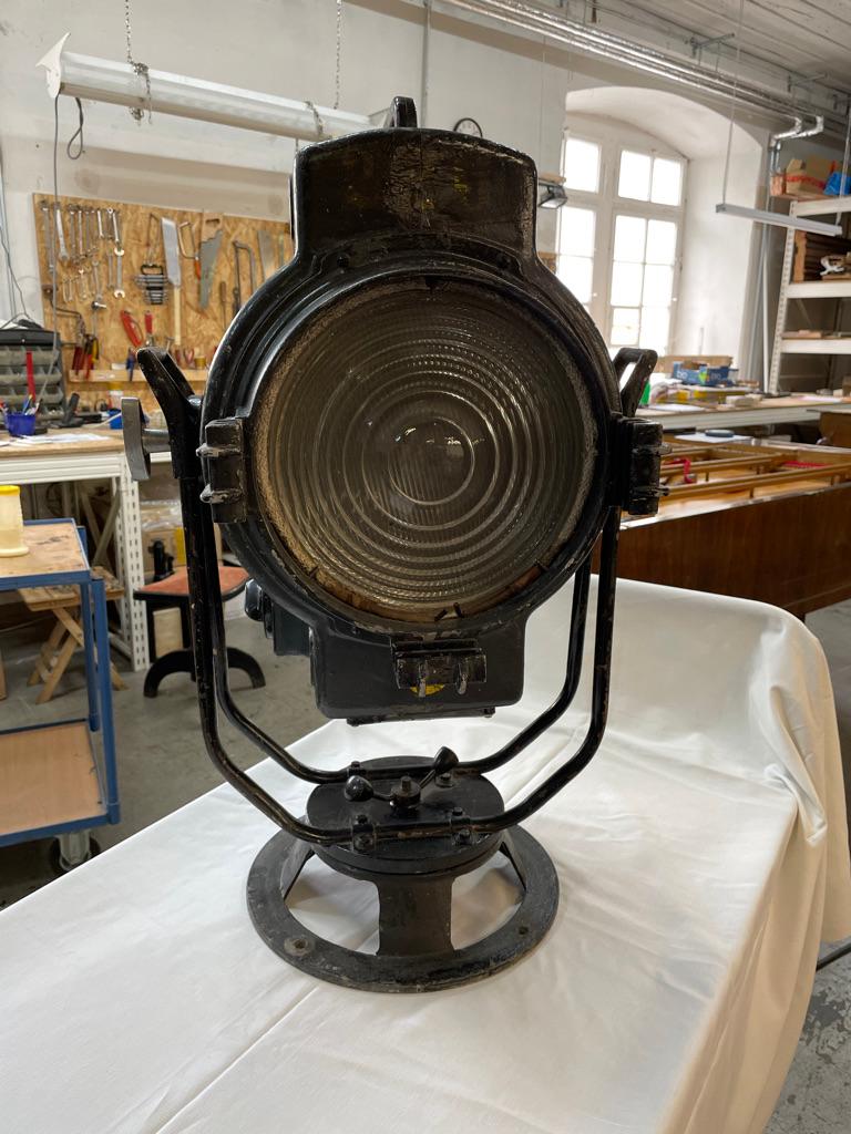 Wagner Festival Hall Spotlight German Theater Light Cinema Industrial Lamp In Good Condition For Sale In Ettlingen, DE