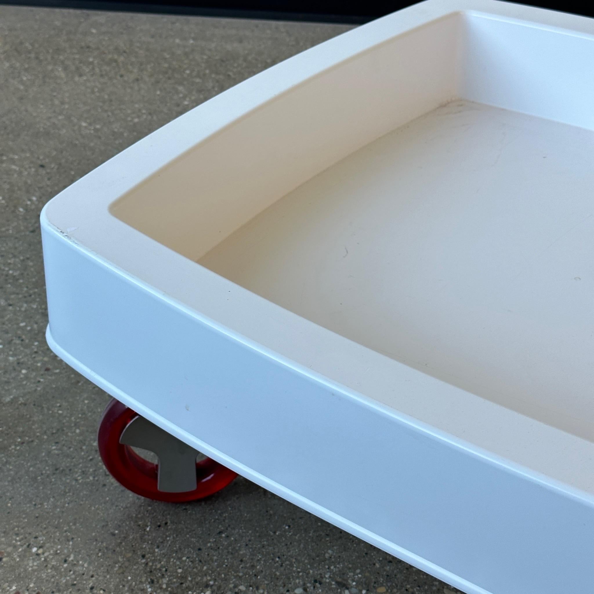 Postmoderne Table basse Wagon de Michael Young pour Magis en vente