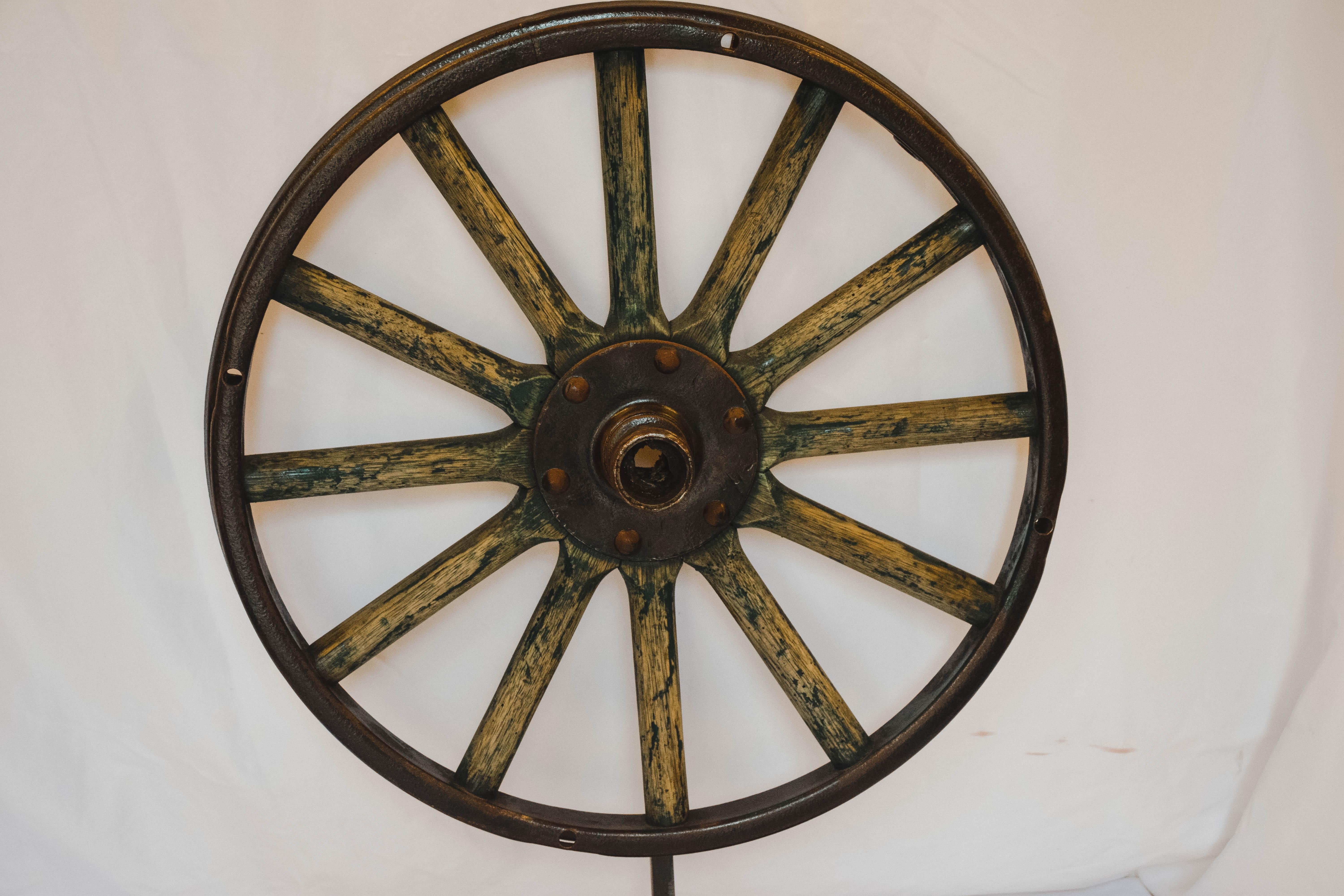 wagon wheel stand