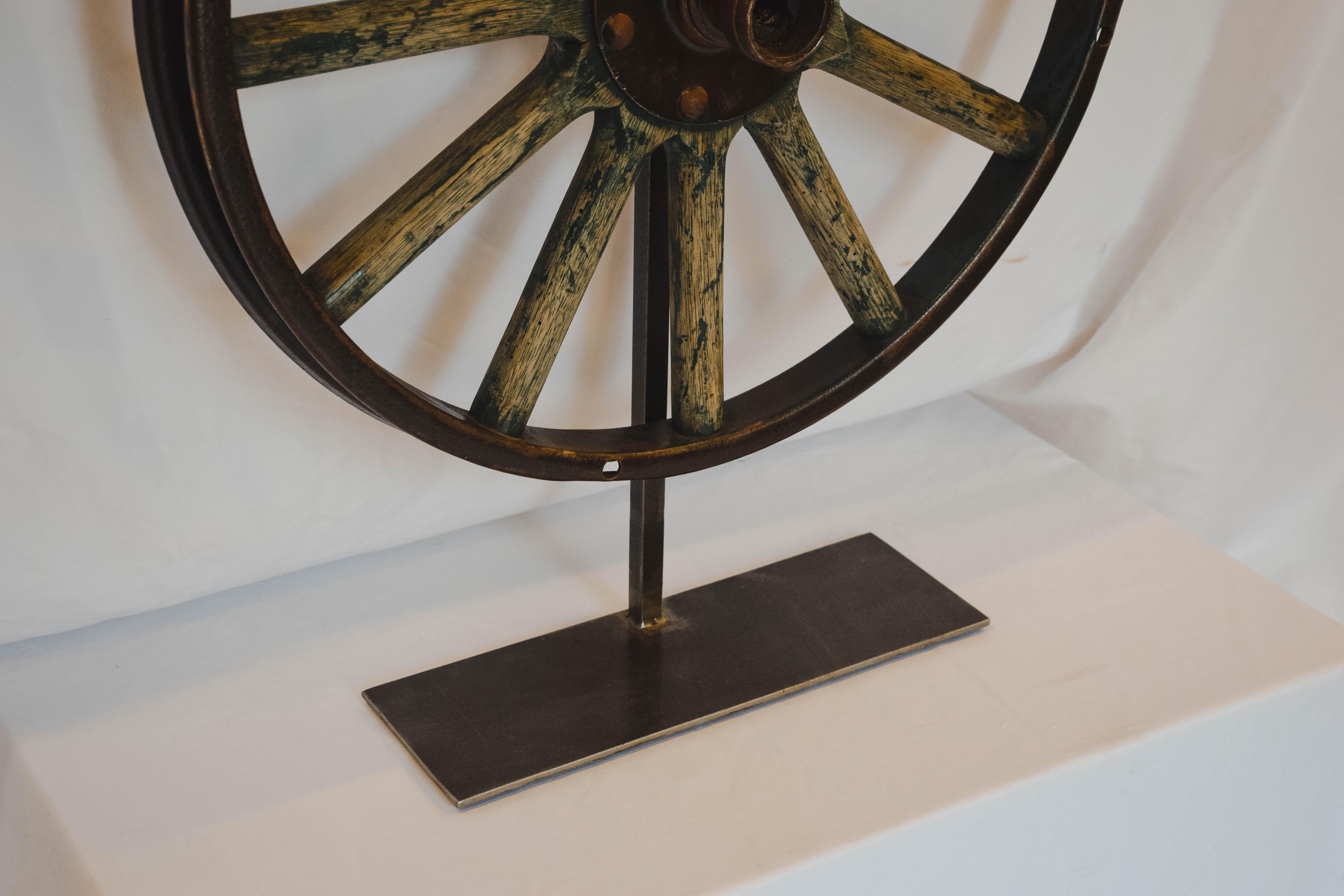 Wagon Wheel on Stand In Good Condition In Houston, TX