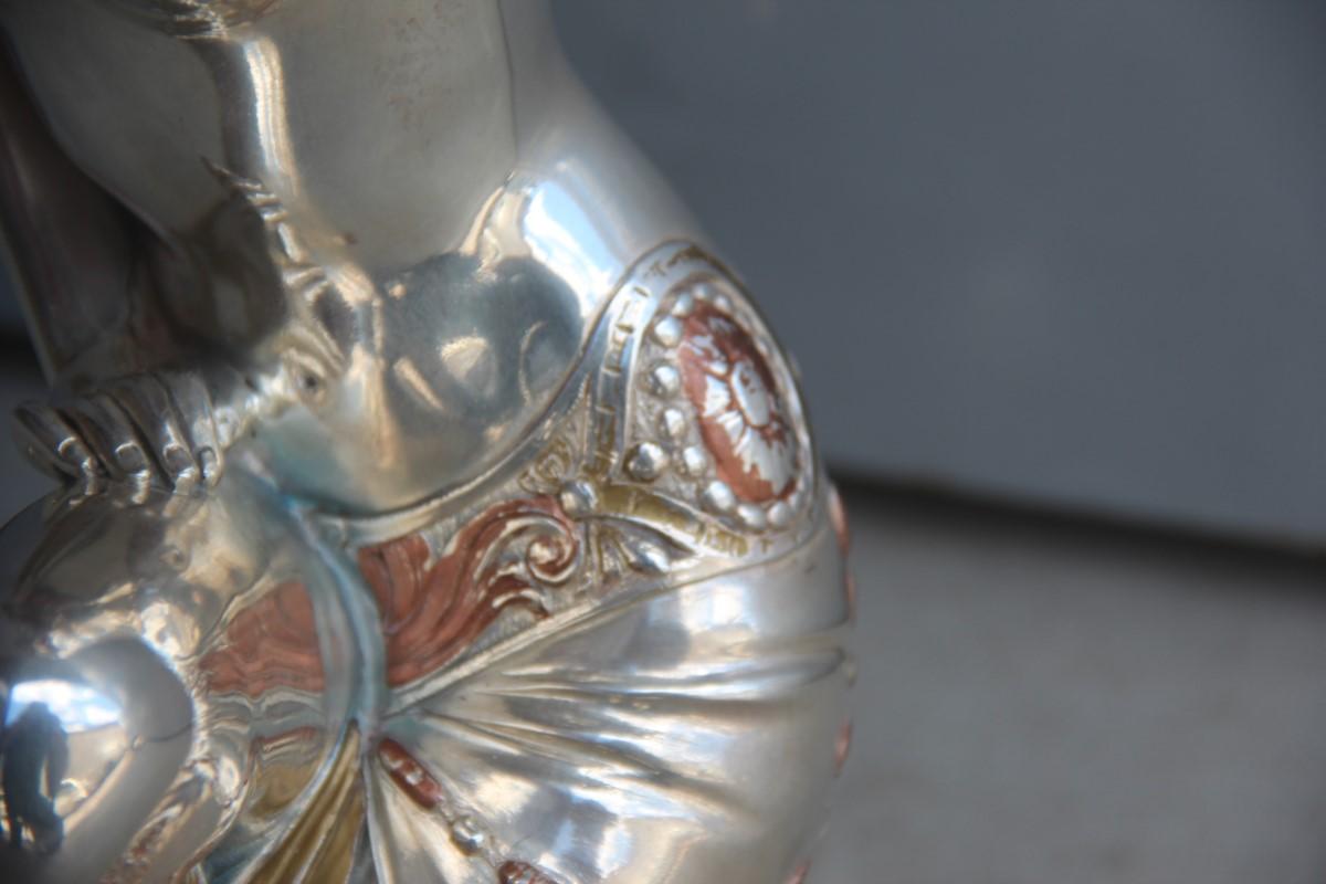 Italiano Scultura Wagtail in resina e argento Stile Art Déco Signora inginocchiata, 1970 in vendita