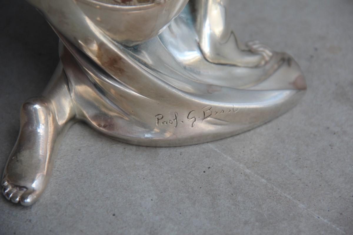Fine XX secolo Scultura Wagtail in resina e argento Stile Art Déco Signora inginocchiata, 1970 in vendita