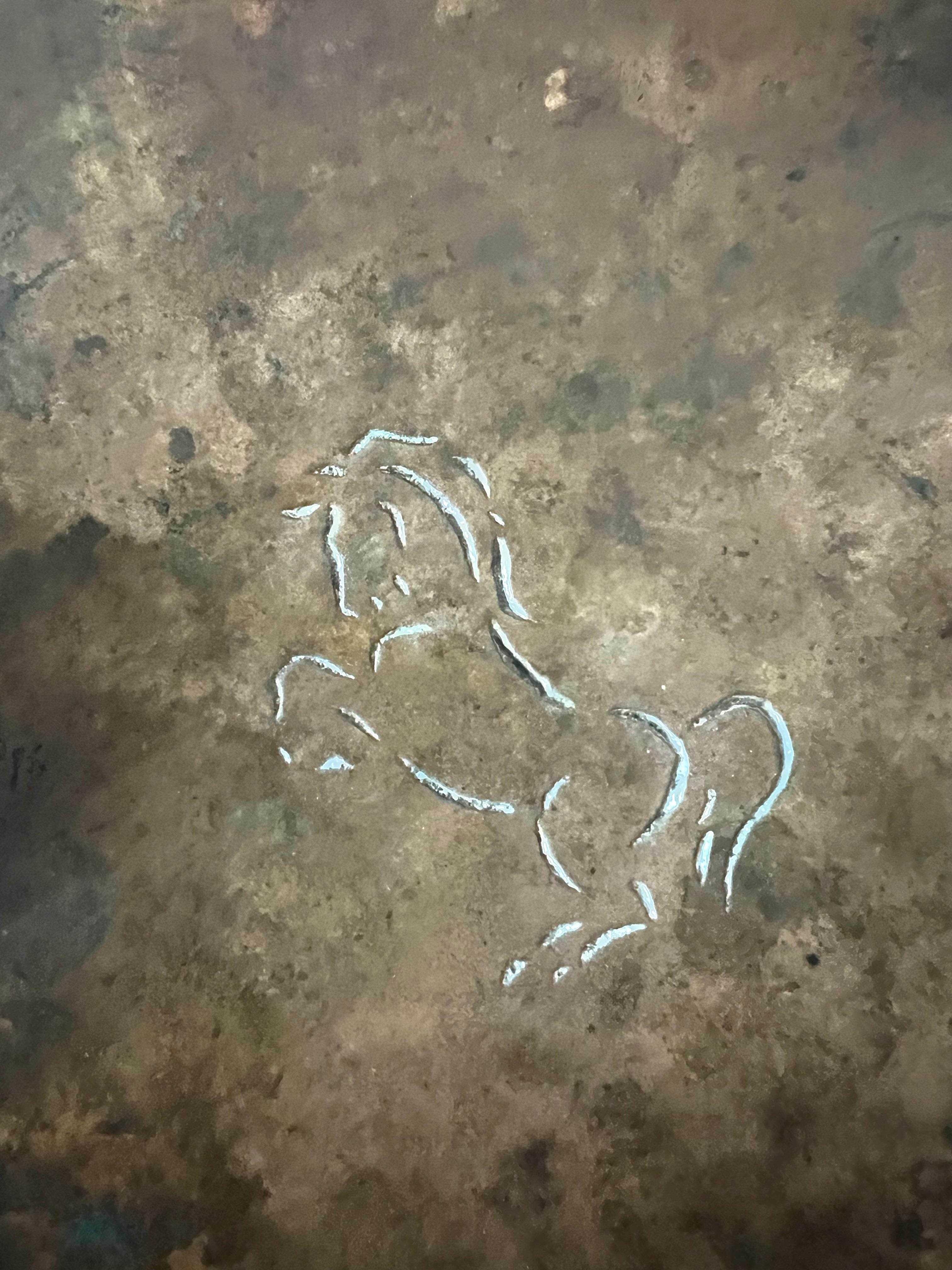 Patiné Plat en bronze patiné Wah Ming Chang avec cheval gravé en vente