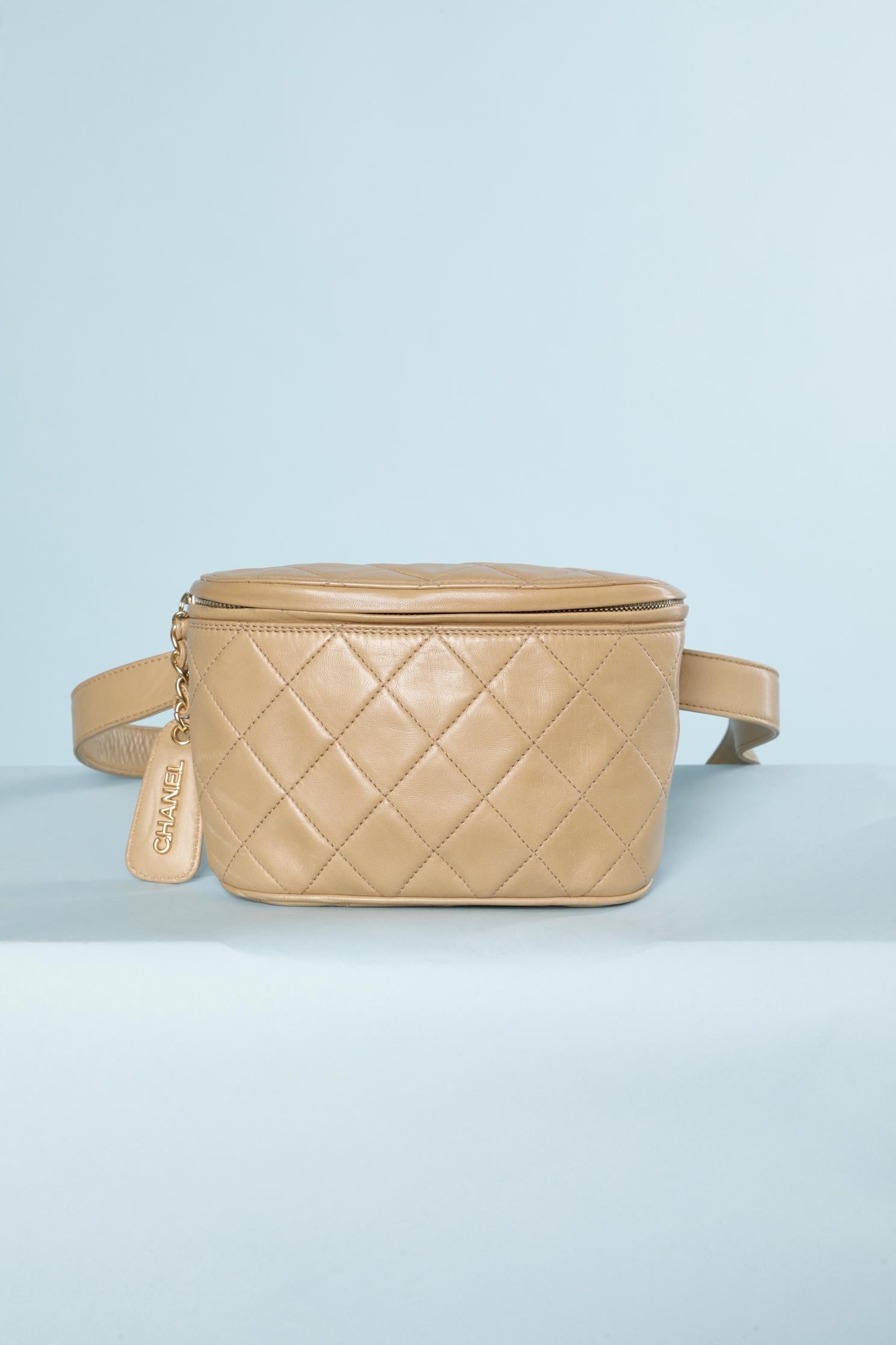 Waist bag in beige padded leather ( numbered : 3830320)