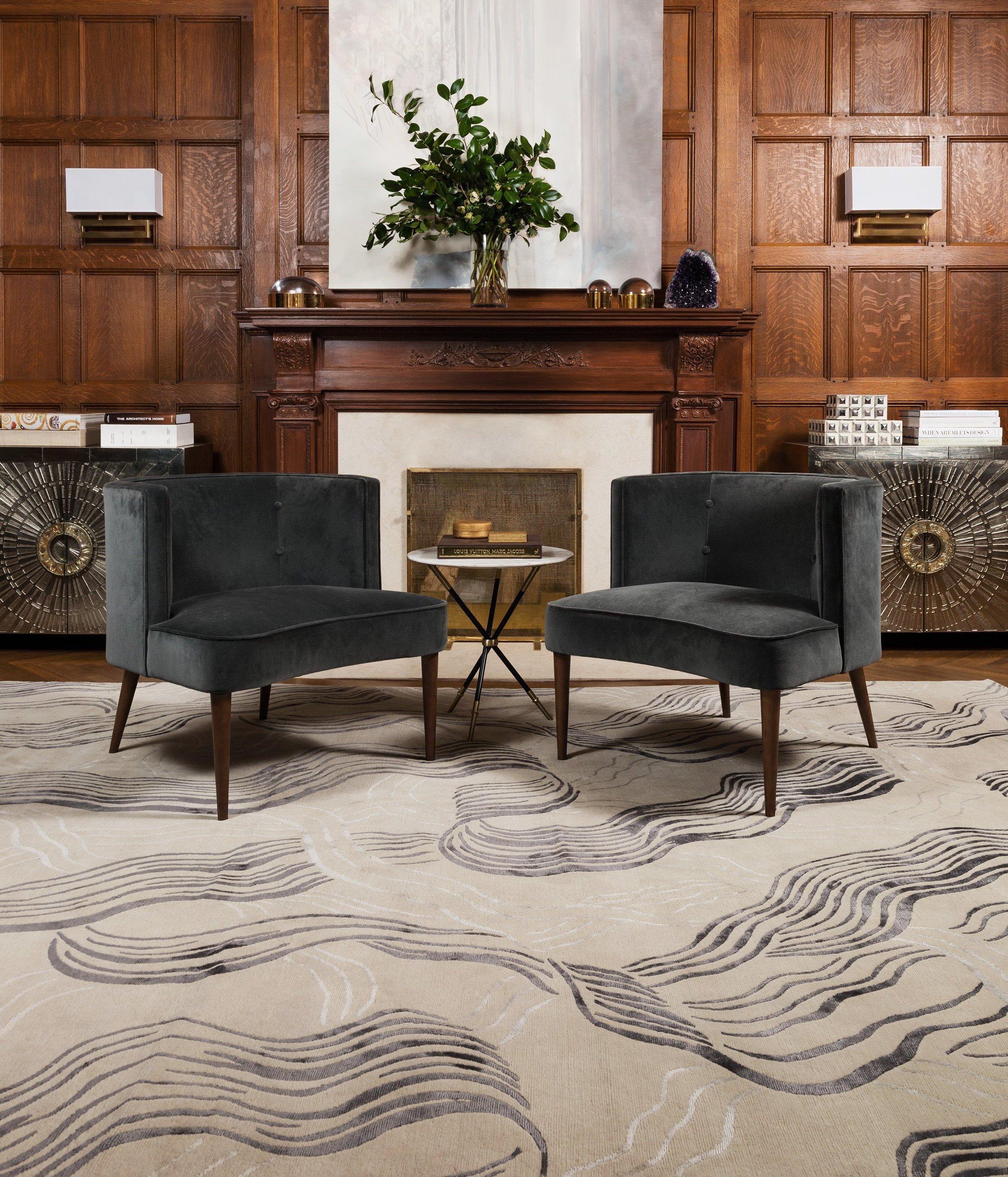 Wake is a hand-painted design inspired by the fluidity of water. Kelly Wearstler says: It is a confident yet transitional pattern. The intricacy of the line work feels sophisticated, while layered hues channel a sense of rich dimension and texture.