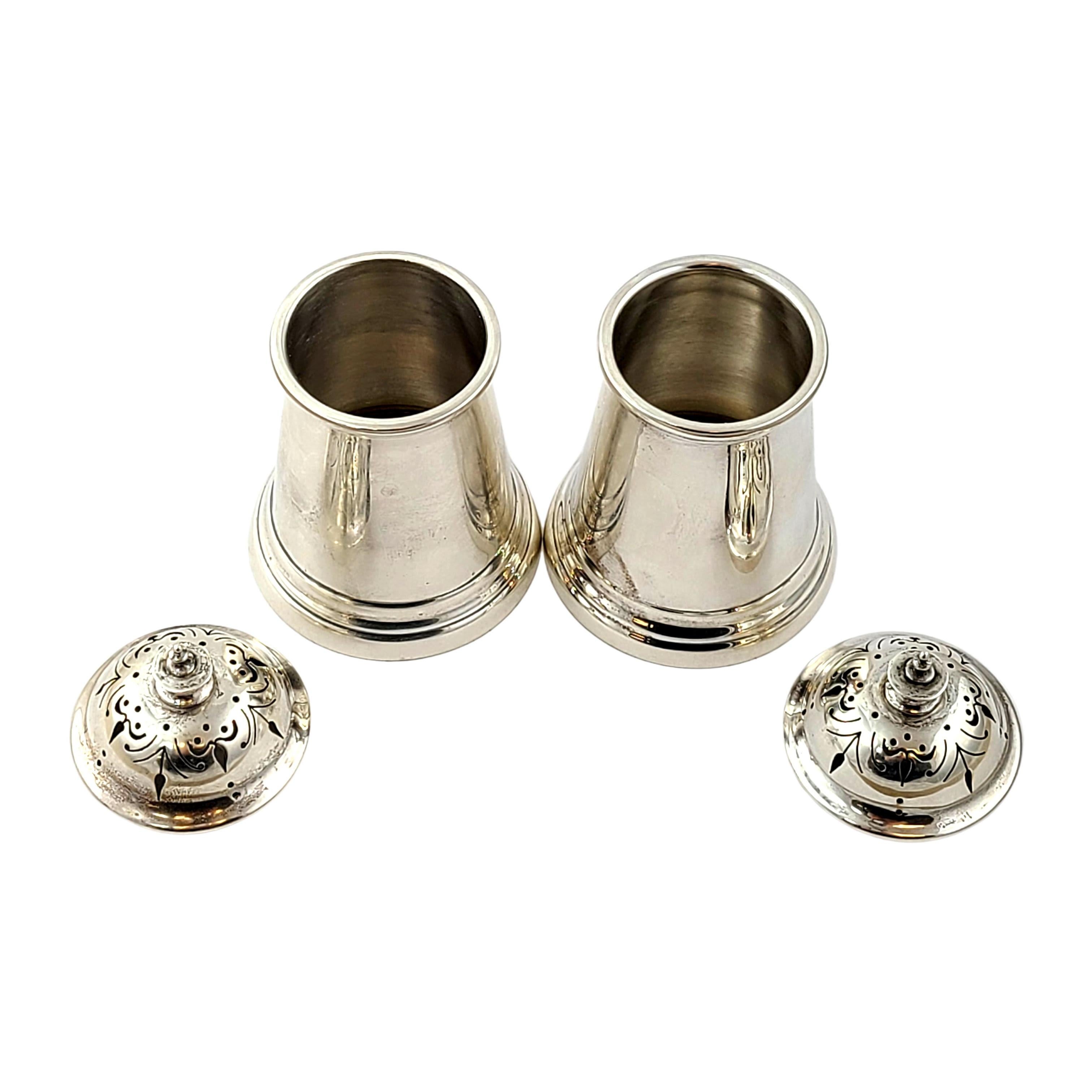 Wakely & Wheeler London Sterling Silver Salt & Pepper Shakers In Good Condition In Washington Depot, CT