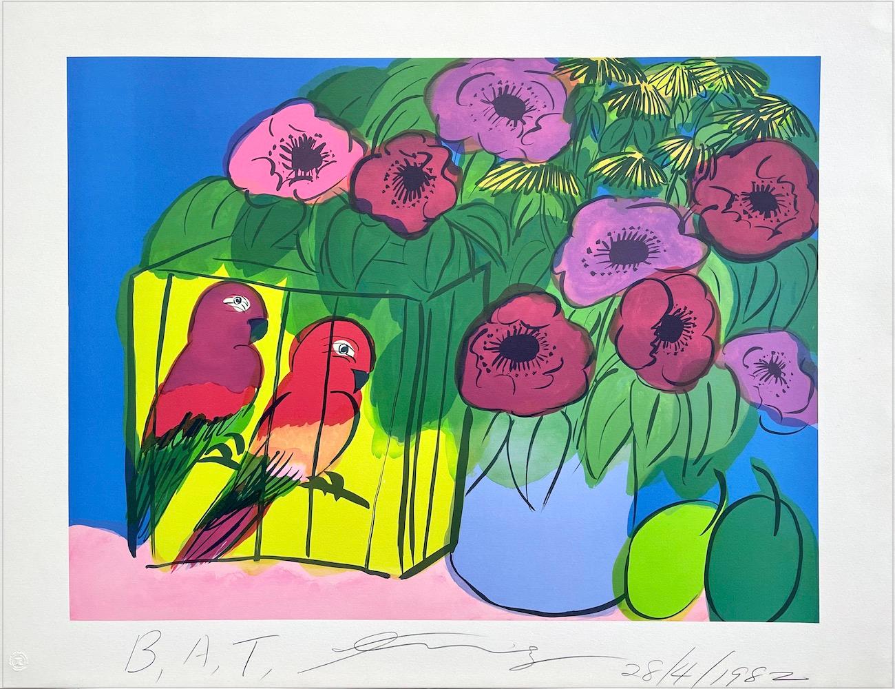 PARROTS UND FLOWERS Signierte Lithographie, Blumen Blaue Vase Tropische Papageien, Pflaumen