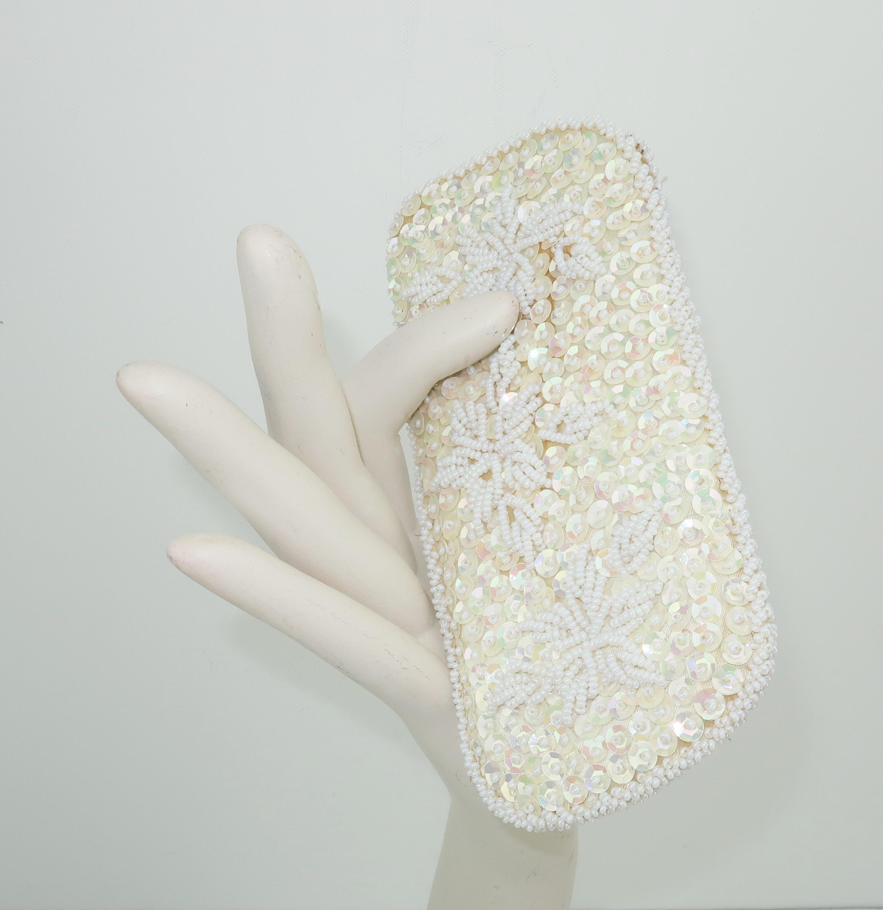 Walborg C.1960 White Sequin & Seed Bead Evening Wallet & Glasses Case 8