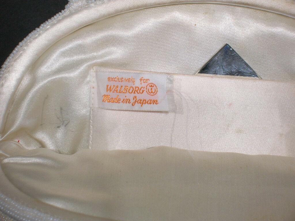 Beads WALBORG - Vintage Beaded Handbag - Rhinestone Closure - Japan - Circa 1960's For Sale