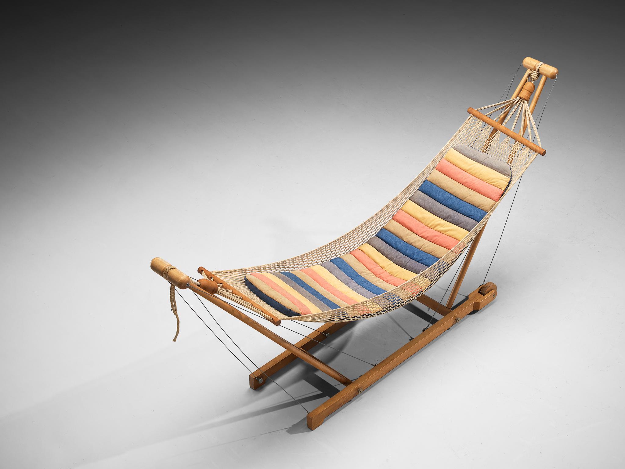 Waldemar Rothe for Rosenthal, 'Relaxer I' hammock, beech, fabric, rope, iron, Germany, 1974

For a calm day off or a break in-between, this wonderful hammock by Waldemar Rothe will ensure a comfortable and satisfying body relaxation. The design is