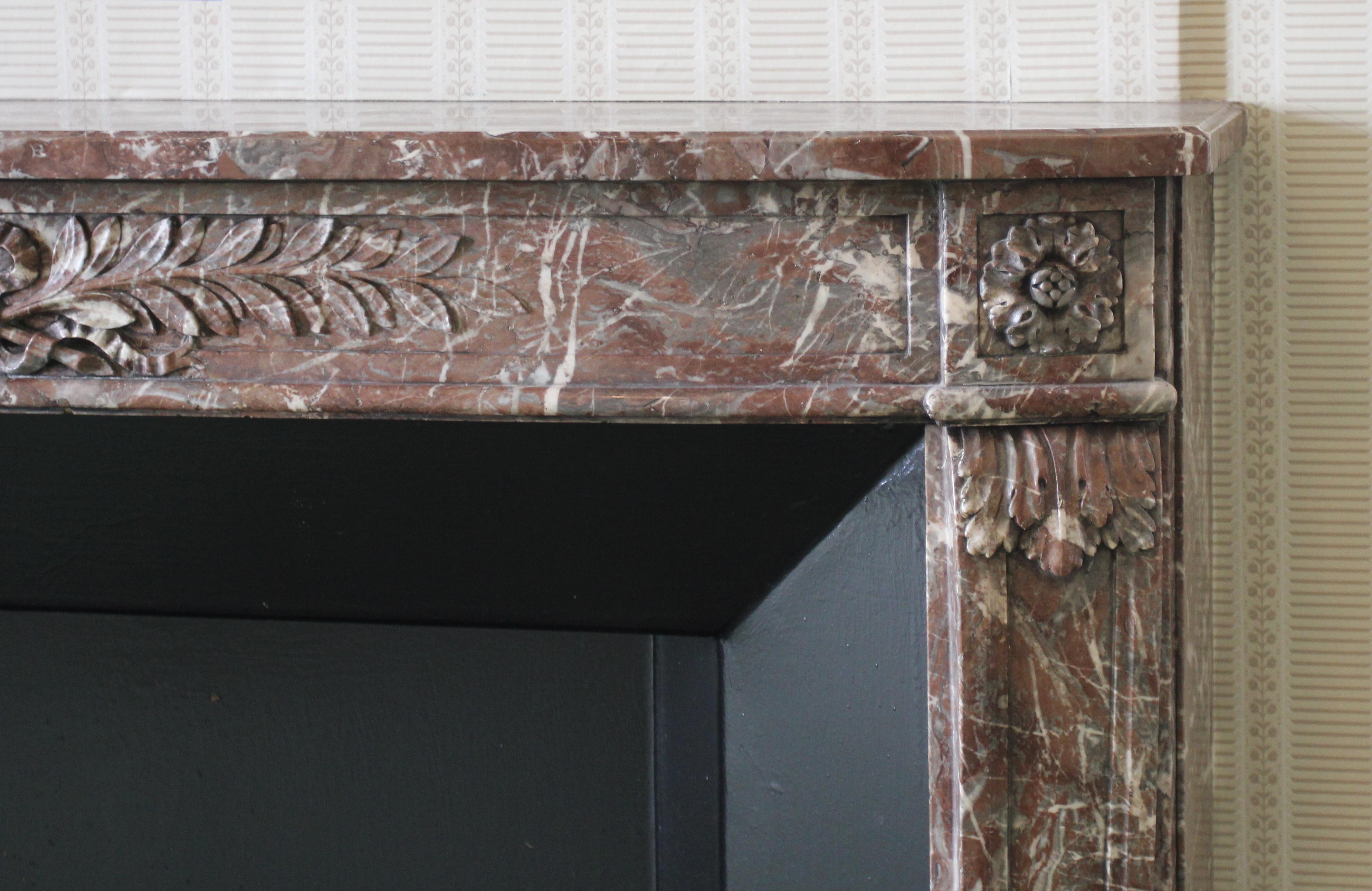 Marbre Waldorf Astoria Cheminée en marbre de style Louis XVI Regency Brown en vente