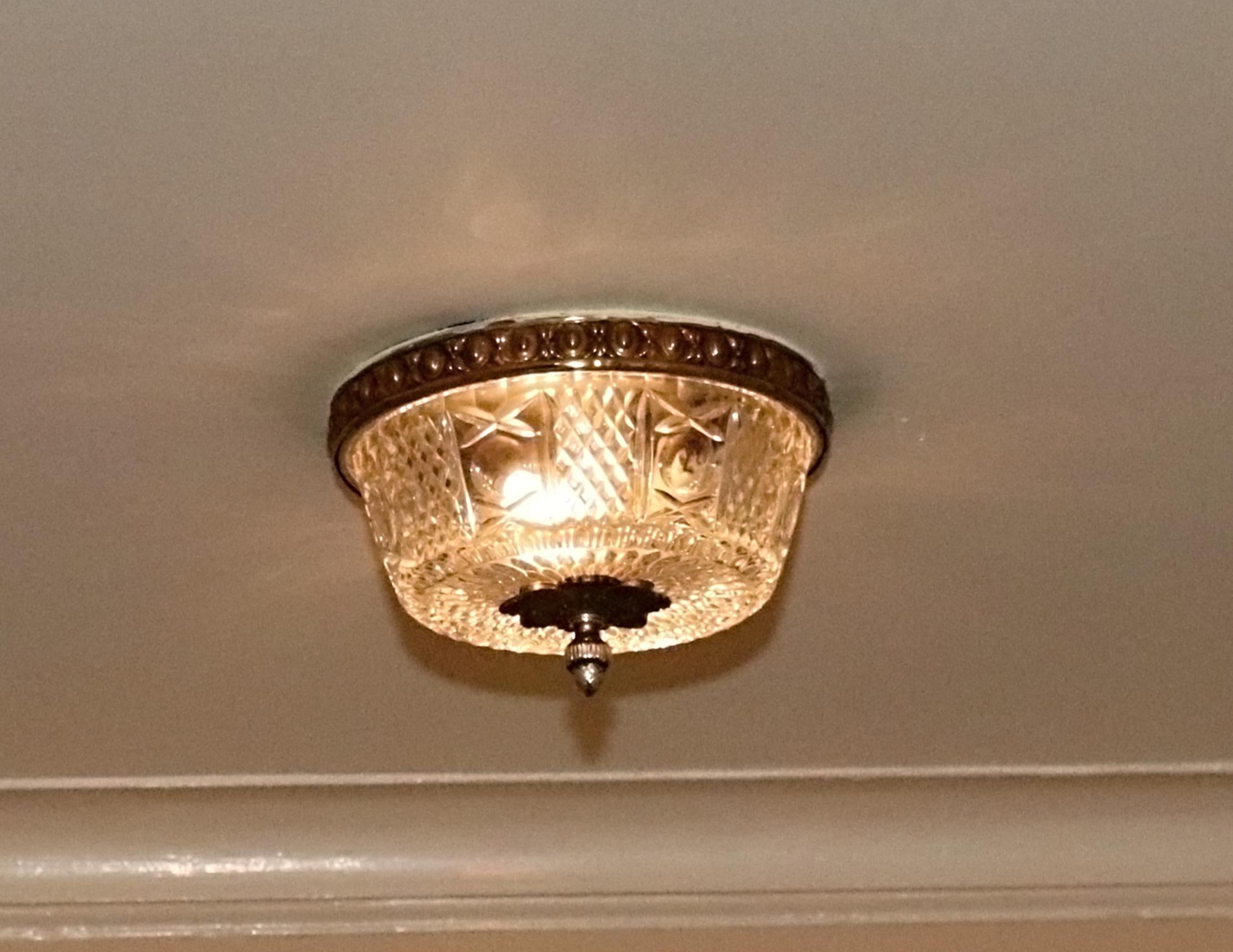20ième siècle L'hôtel Waldorf Astoria a coulé du cristal de 9,5 po. Encastrables en vente