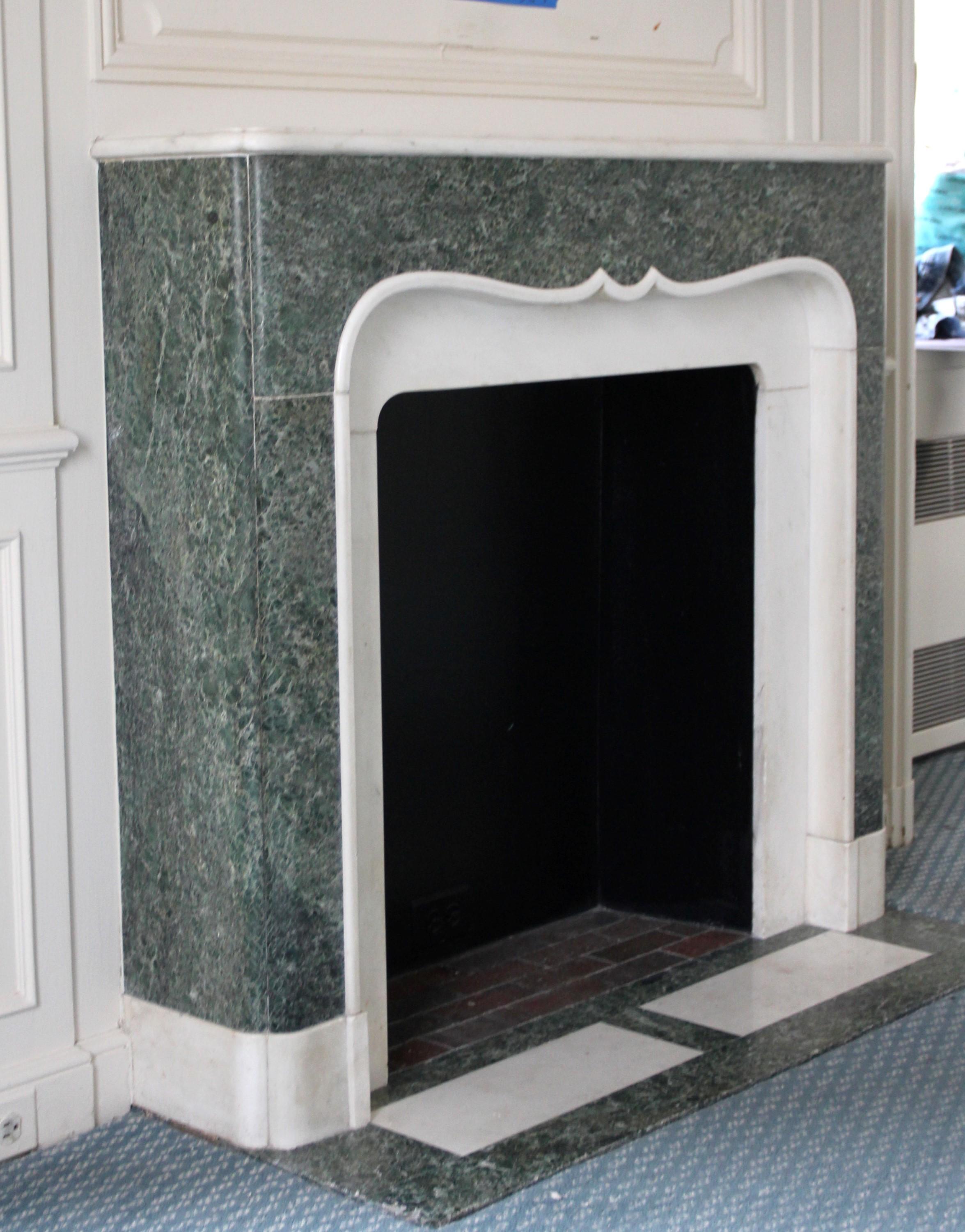 Hand-Carved Waldorf Astoria Hotel Towers Green White Marble Mantel For Sale