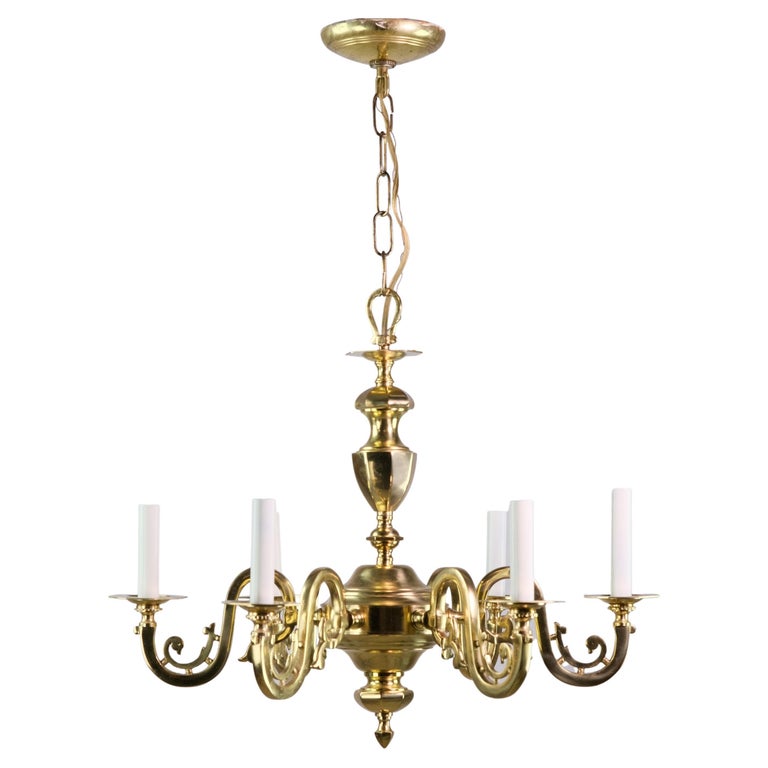 Lustre Waldorf Astoria en laiton poli de style géorgien avec 6 bras de ...