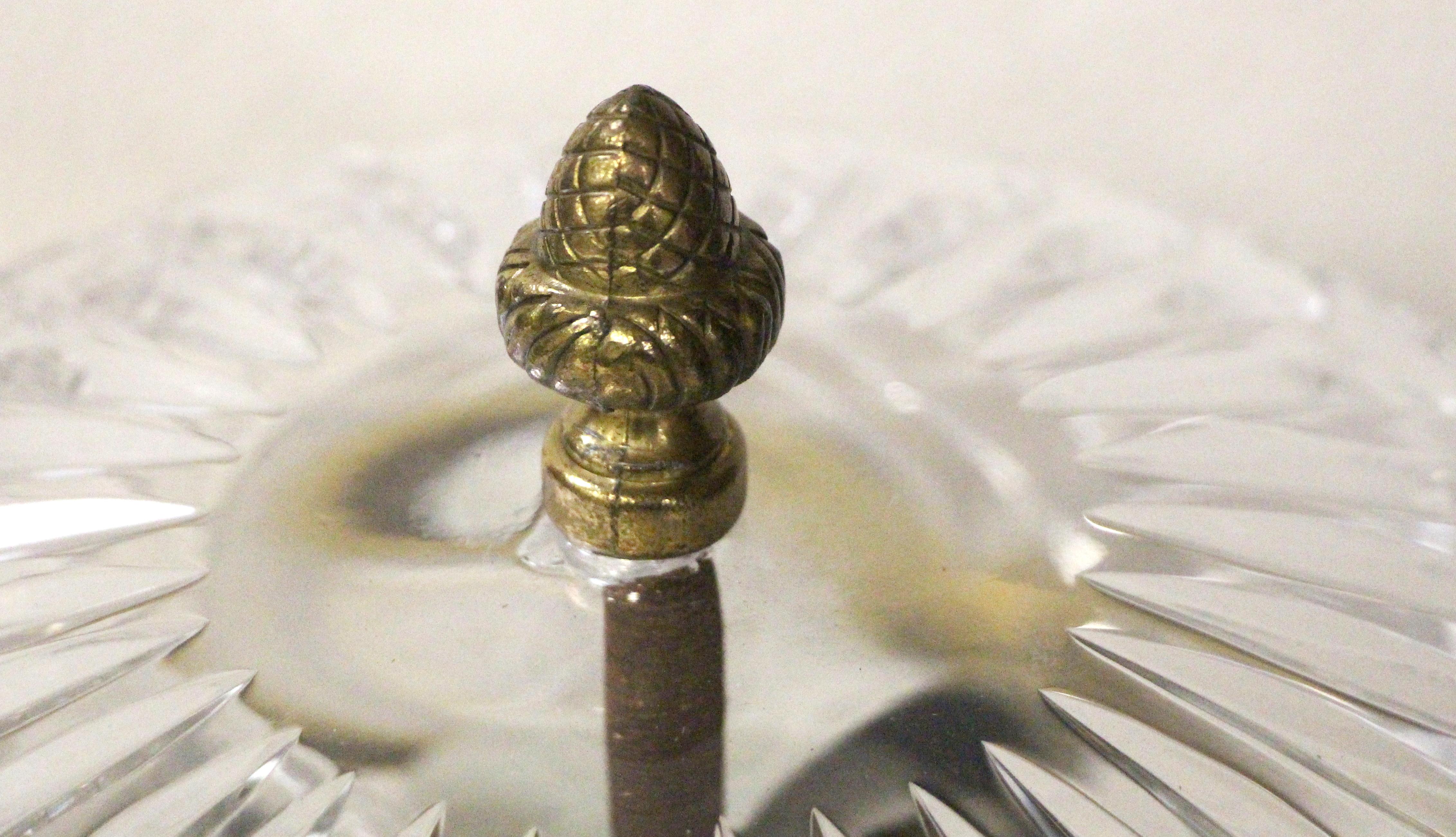 Poli Monture affleurante en cristal taillé Waldorf avec anneau décoratif en laiton en vente