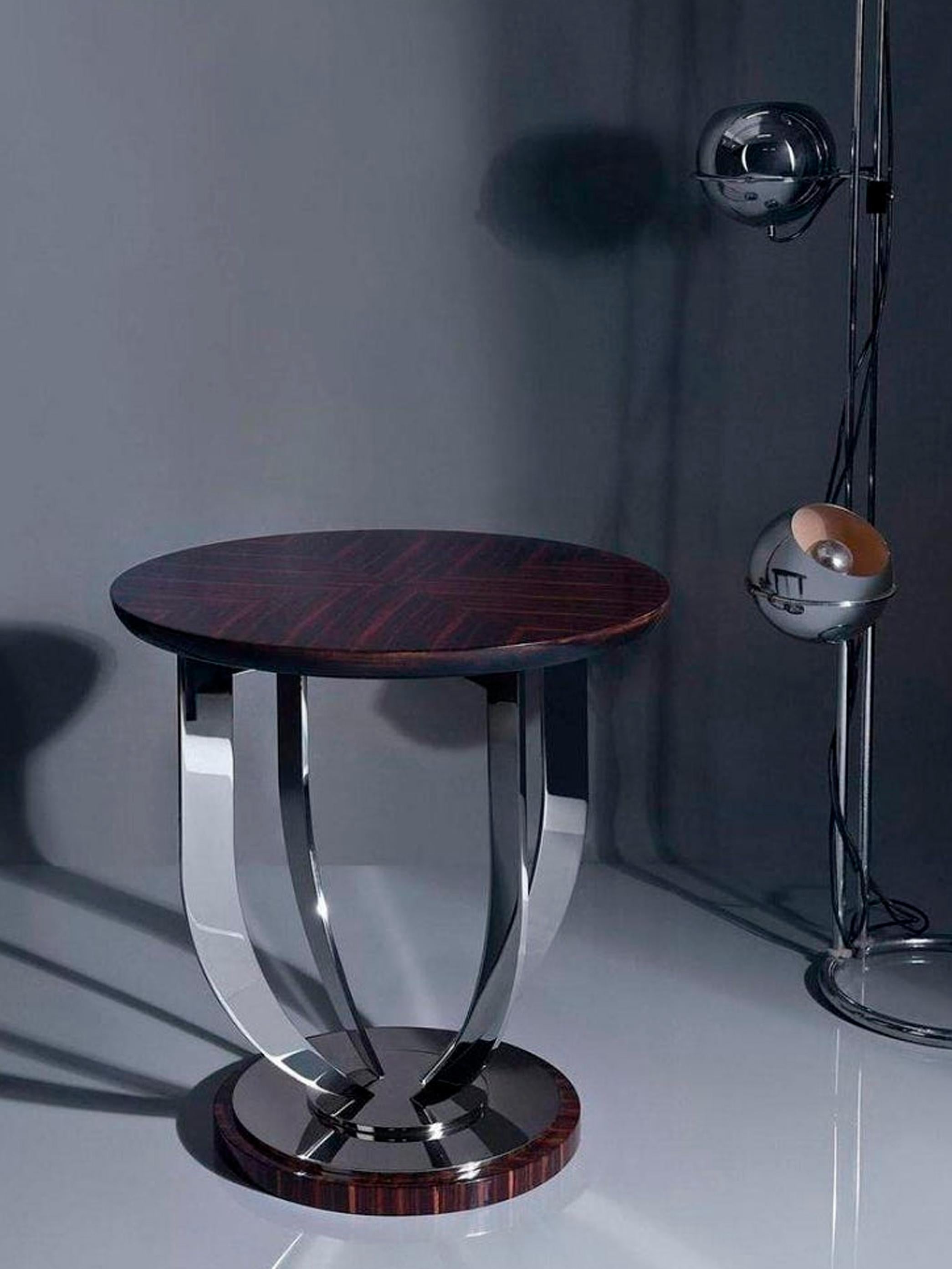 Waldorf, Mesa auxiliar con tapa de macasar y base de acero inoxidable en Nuevo estado para la venta en Beirut, LB