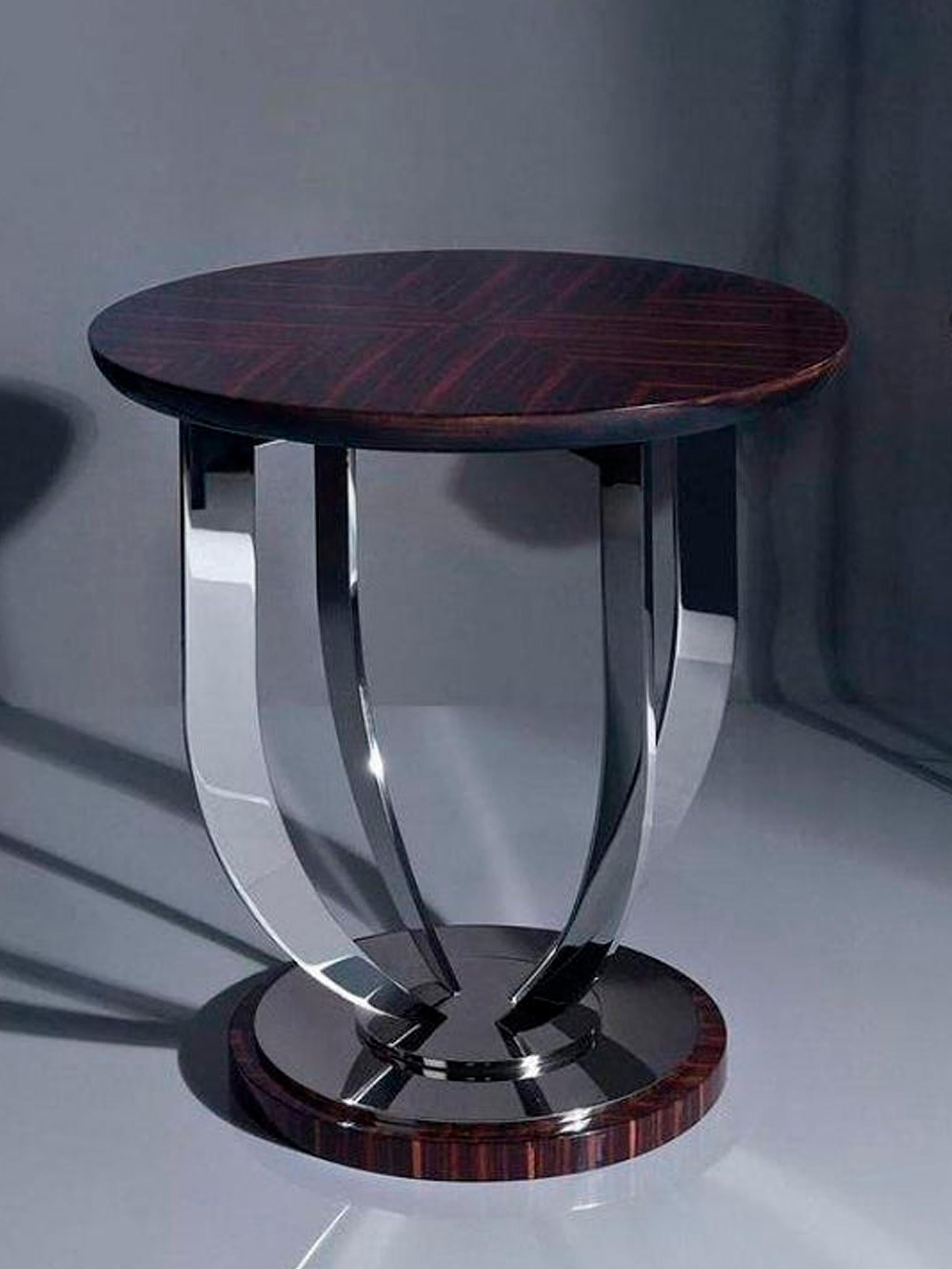 Waldorf, Mesa auxiliar con tapa de macasar y base de acero inoxidable Siglo XXI y contemporáneo en venta