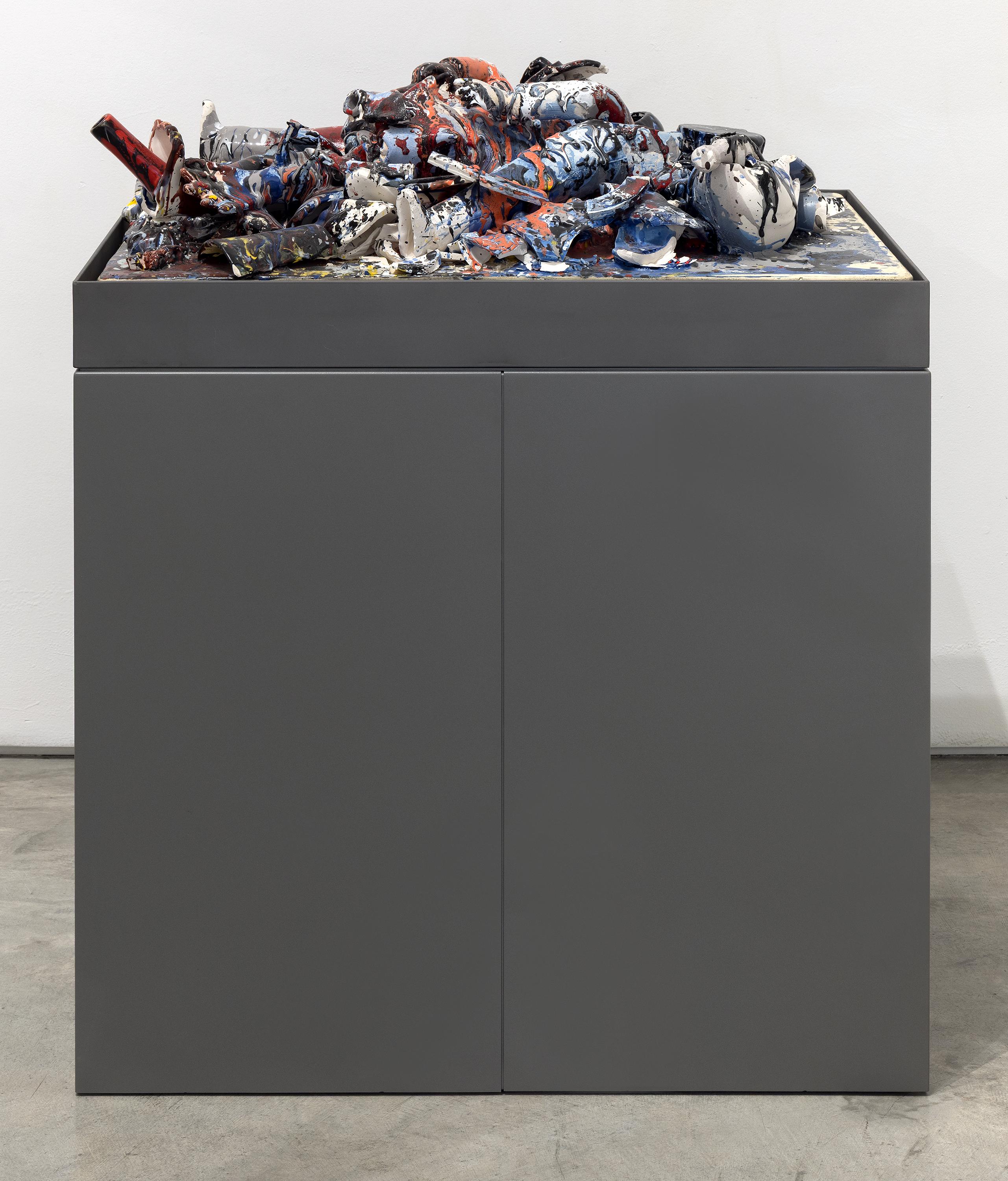 Los Caballos en la Conquista - Sculpture by Walead Beshty