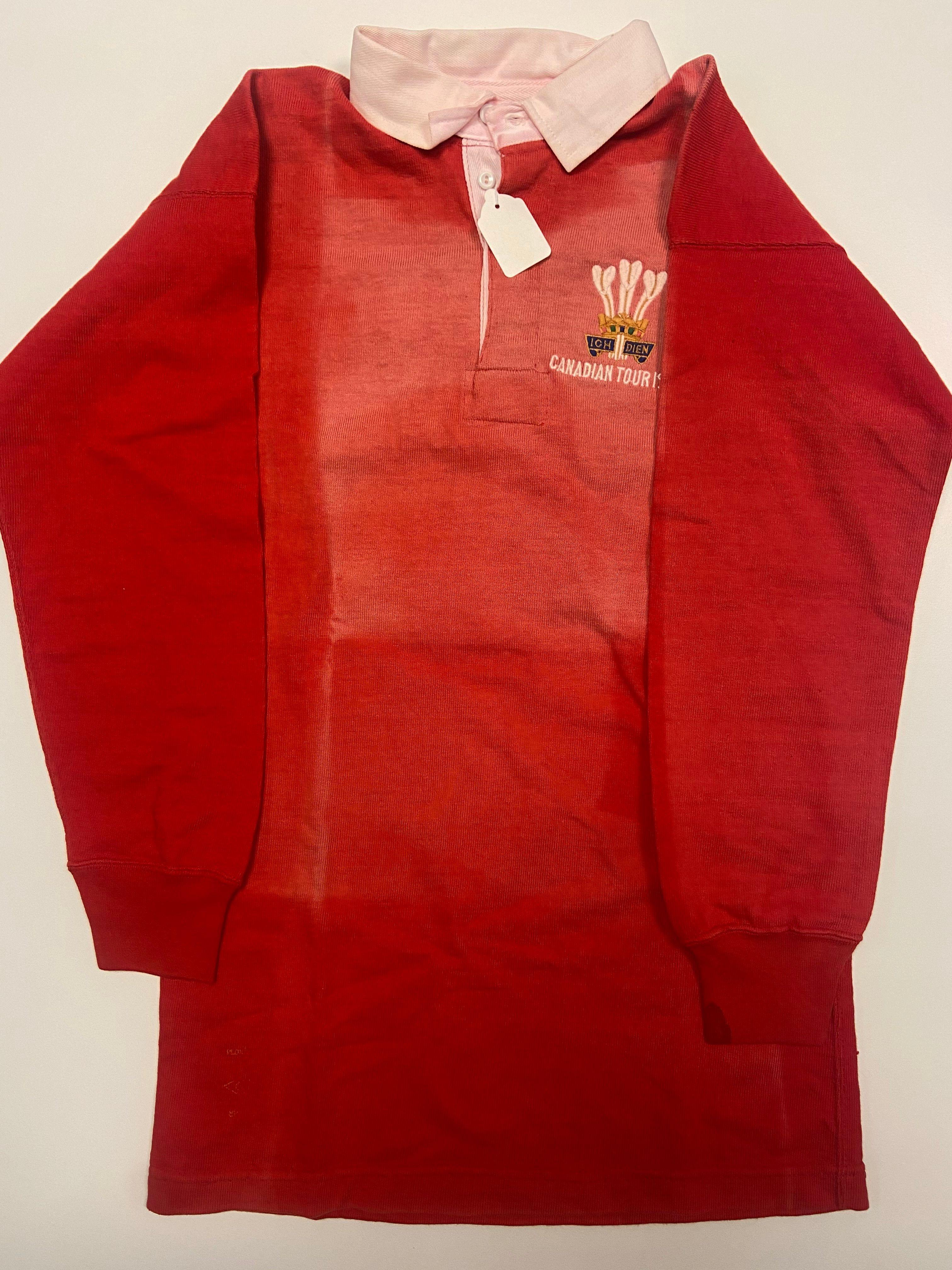 Late 20th Century Wales 1973 match-issue rugby shirt with Certificate of Authenticity For Sale