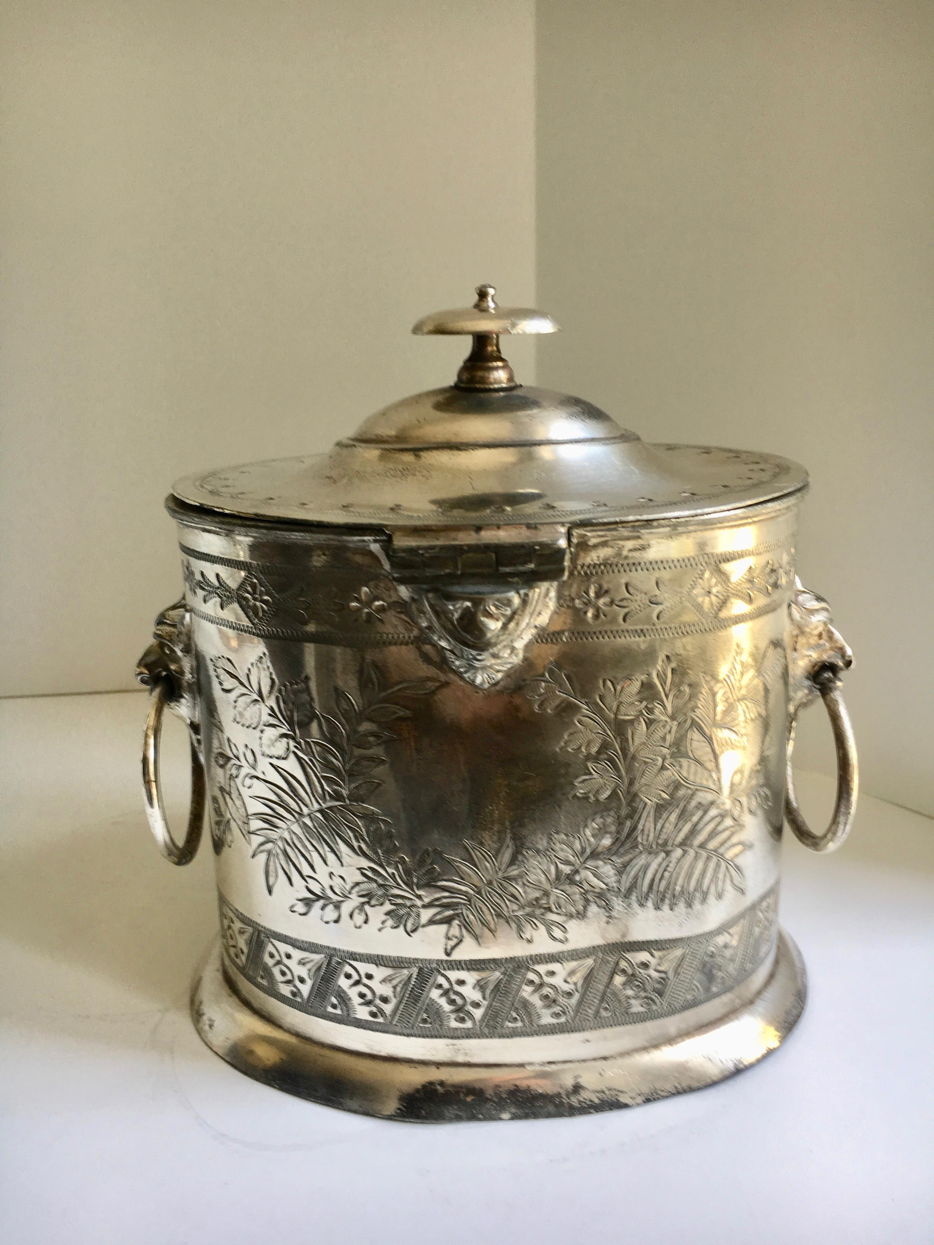 Walker and Hall Sheffield Silver Tea Caddy In Good Condition In Los Angeles, CA