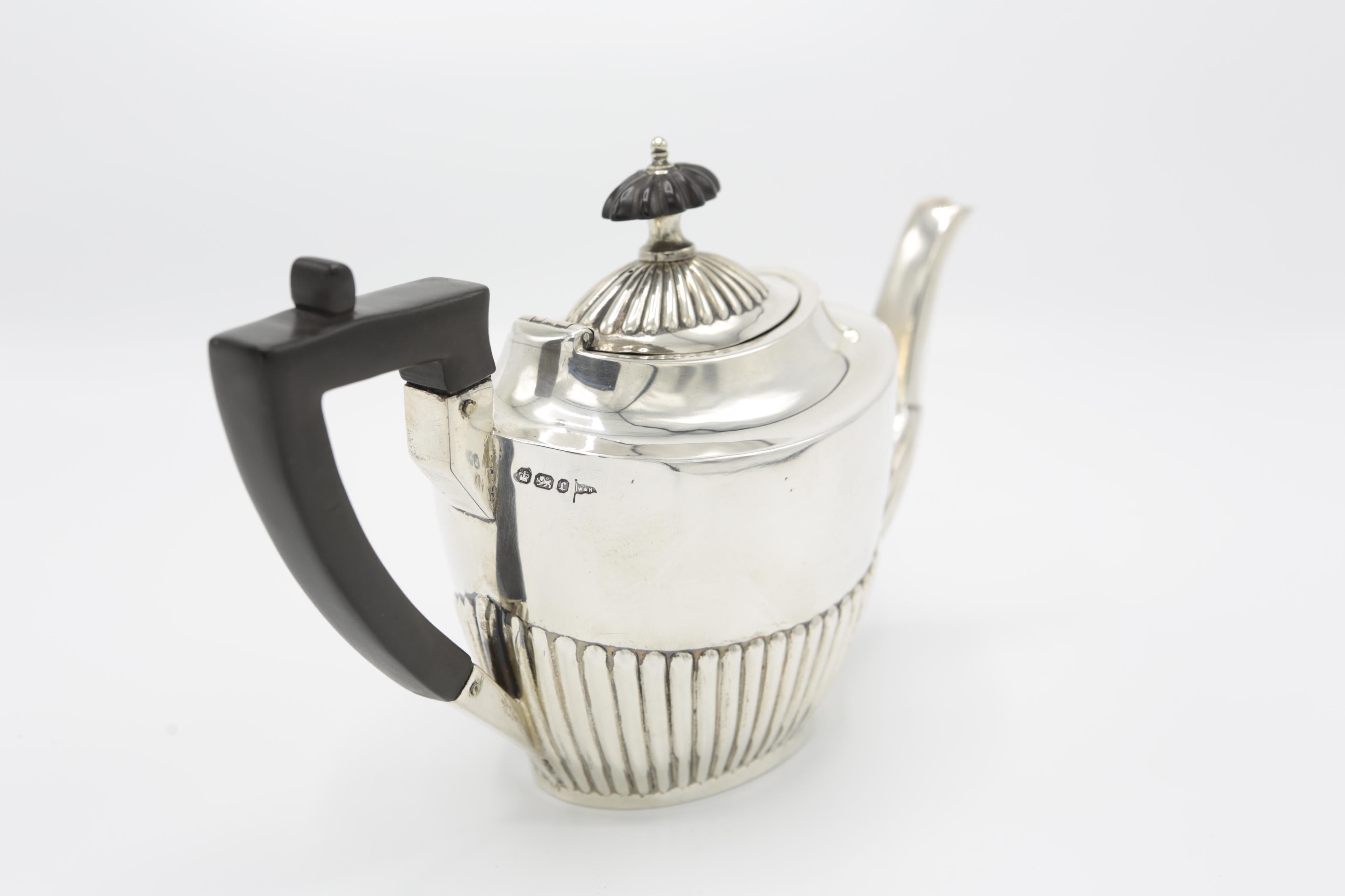 Late 19th Century Walker and Hall Teapot 925/- Sterling Silver Sheffield, 1895 For Sale