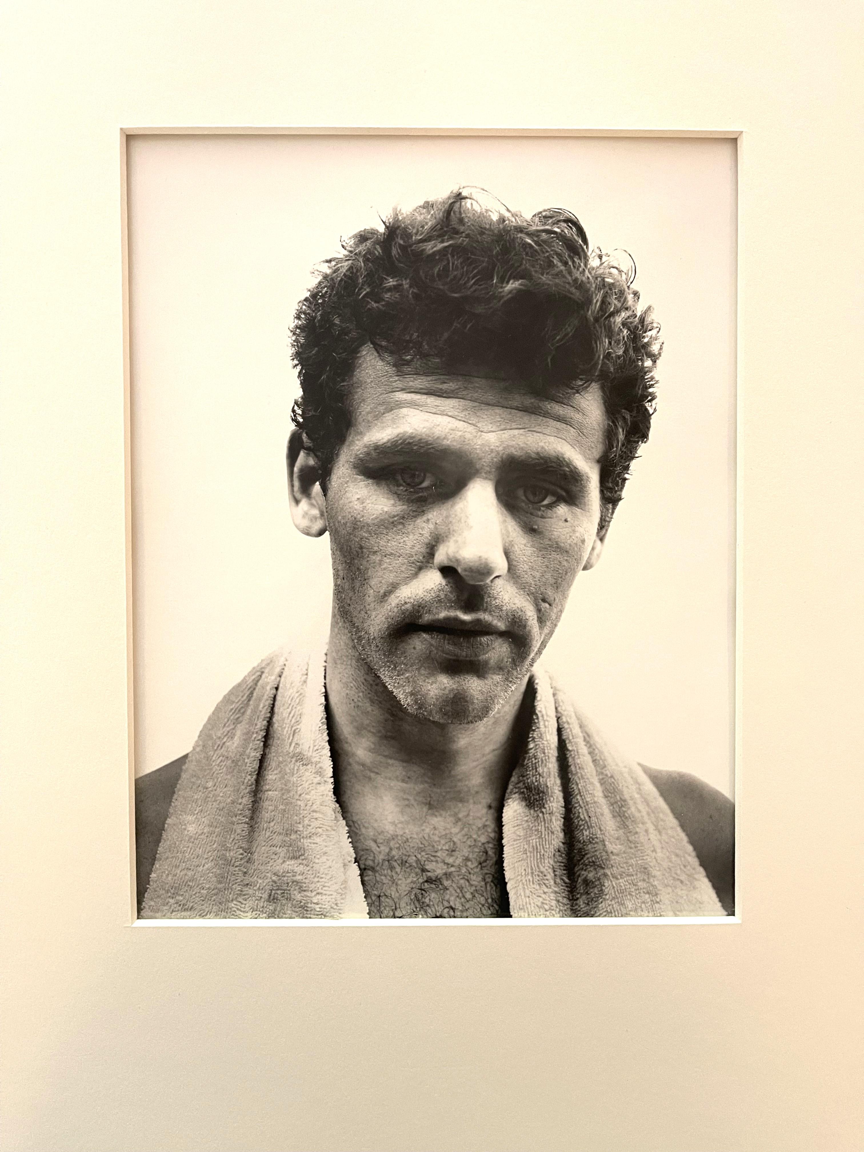 JAMES AGEE, OLD FIELD POINT, LONG ISLAND, NEW YORK, 1937. - Photograph di Walker Evans