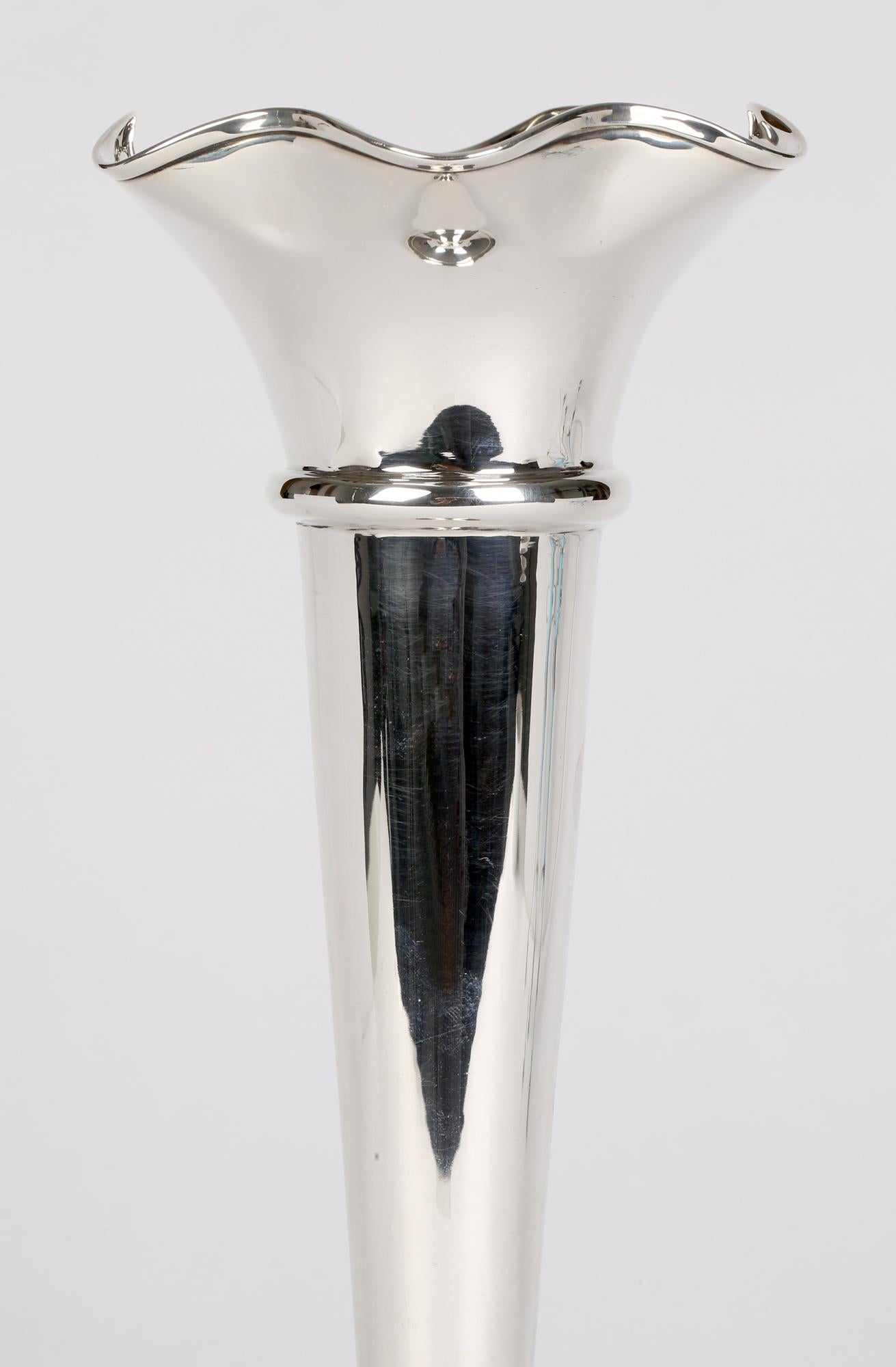 English Walker & Hall Art Deco Tall Silver Trumpet Shape Vase Sheffield, 1918 For Sale