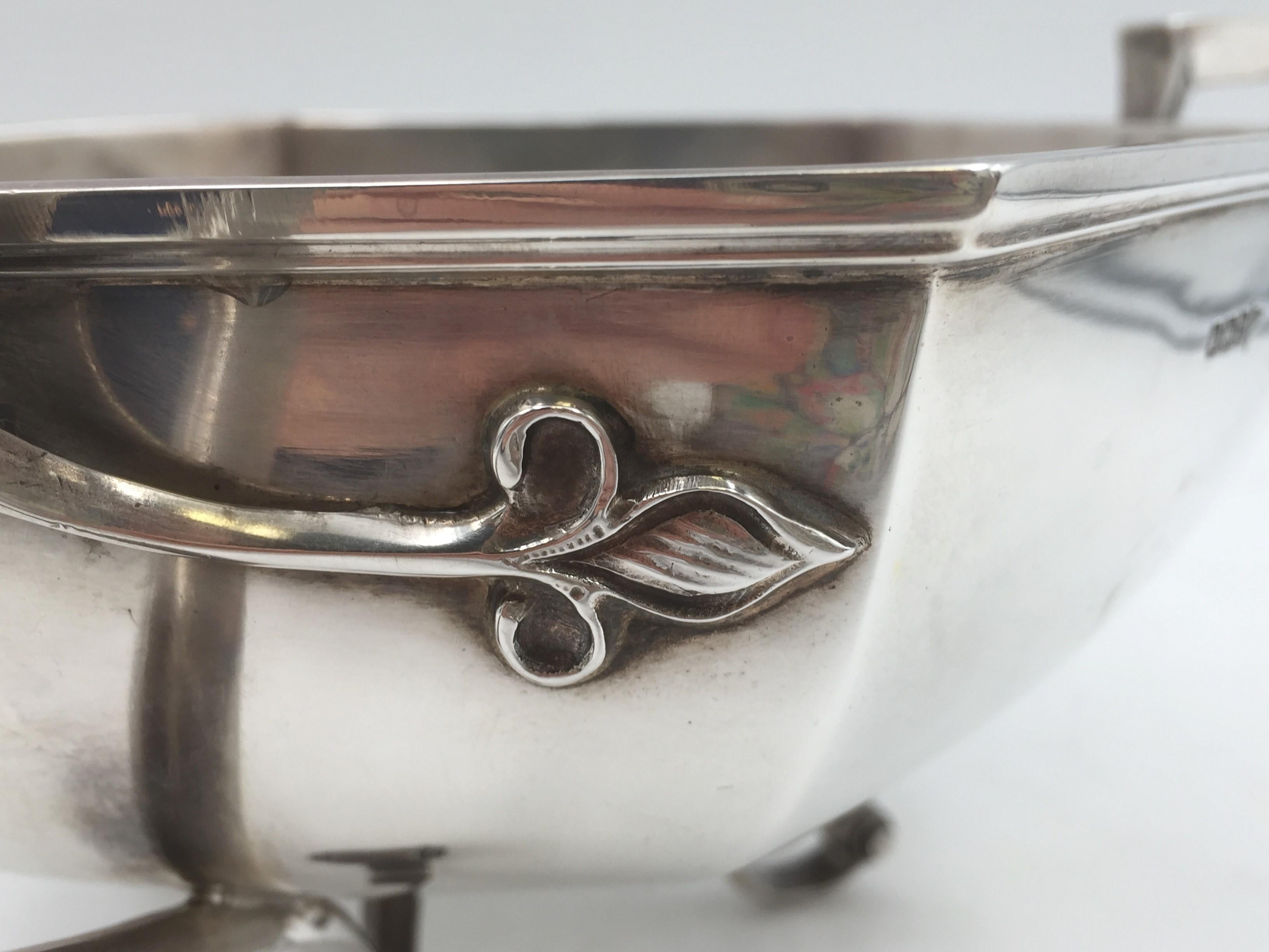 Early 20th Century Walker & Hall English 1904 Sterling Silver Centerpiece Bowl in Art Nouveau Style