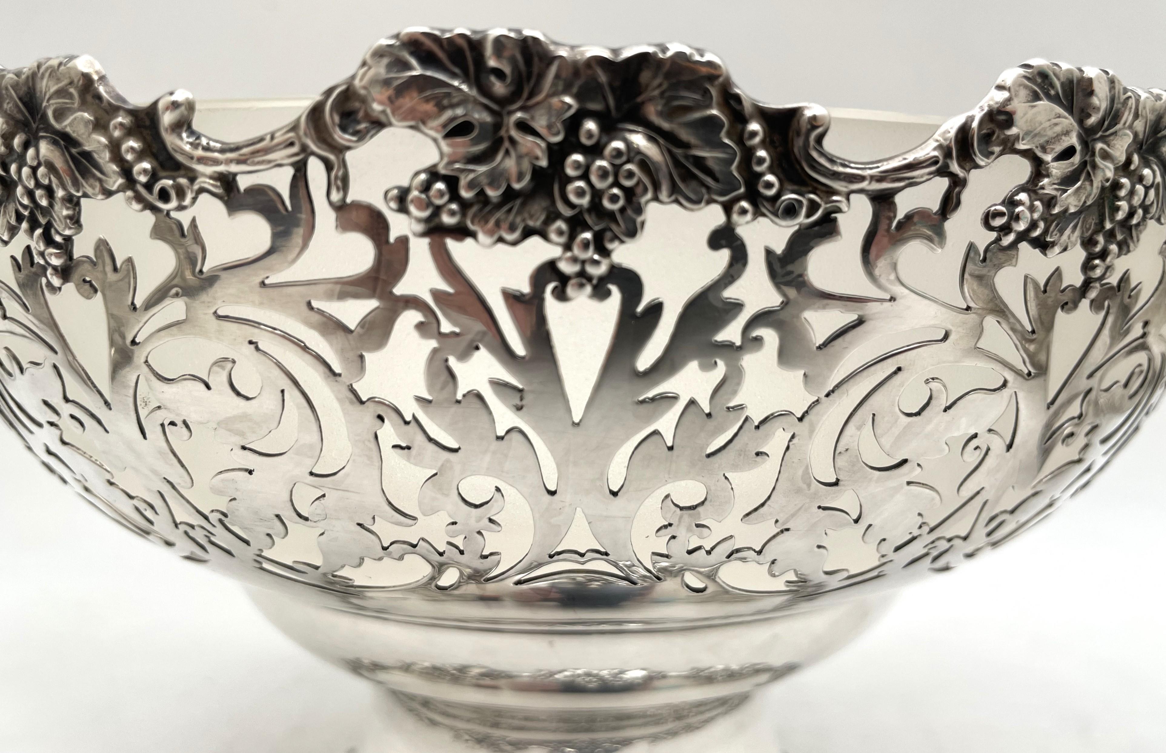 Walker & Hall English Sterling Silver & Glass 1930 Punch Bowl Set with 4 Cups In Good Condition For Sale In New York, NY