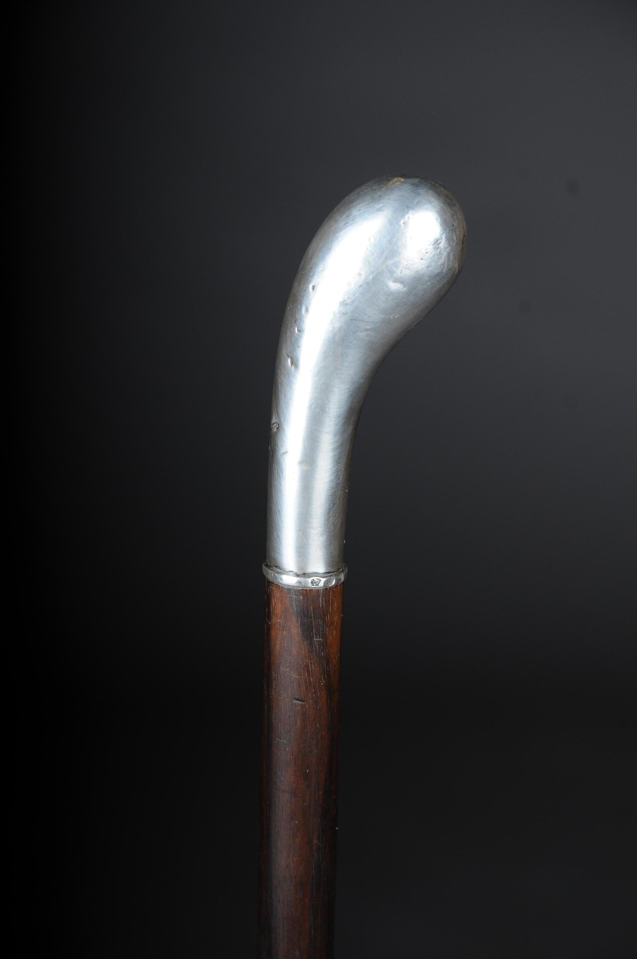 Walking stick, Germany, ebonized with a silver handle, around 1910.

Real silver knob, antique historical condition.
Please refer to the detailed photos for the condition.

(V-225)