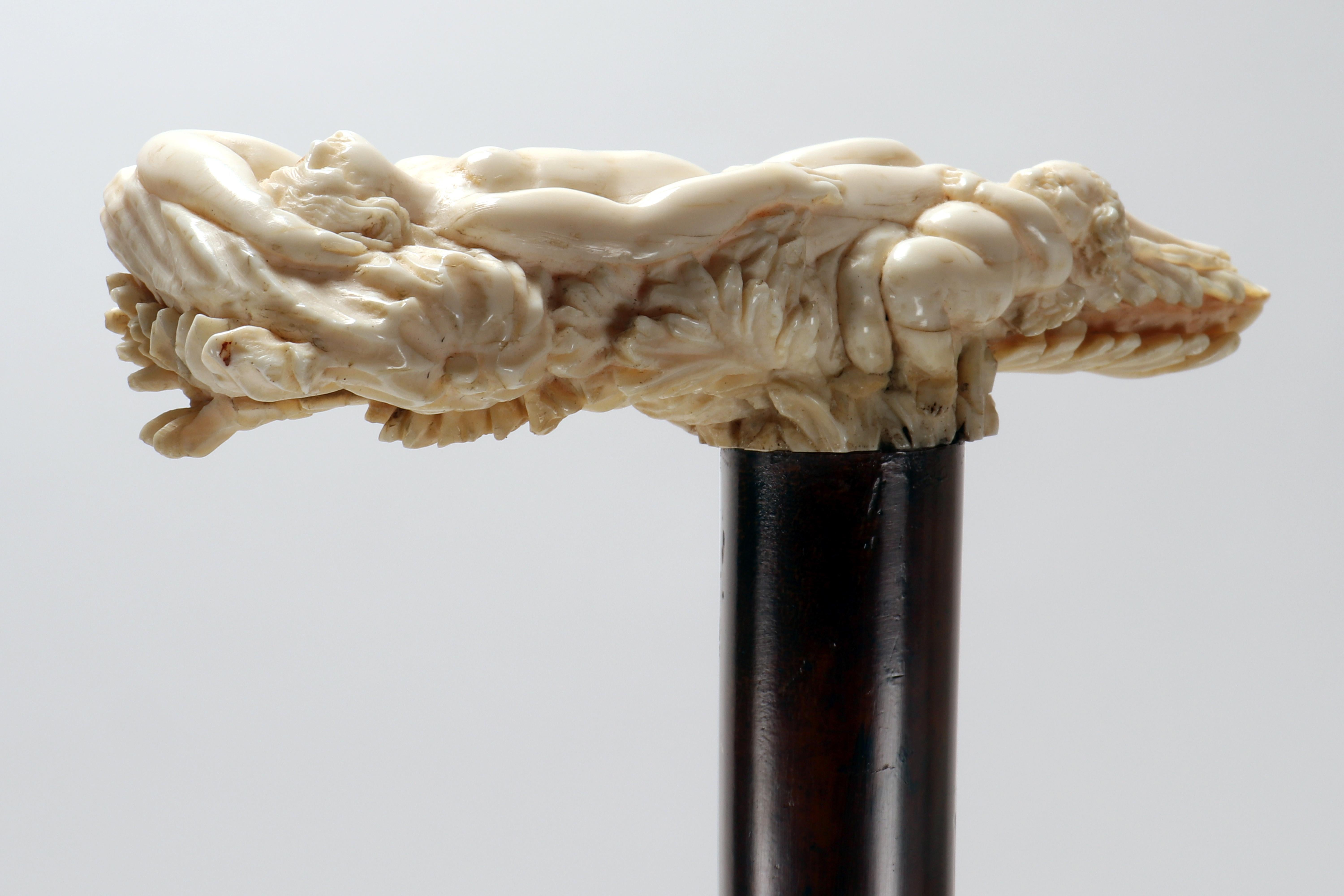 Spazierstock, großer geschnitzter Elfenbeingriff von Opstal, Flandern Mitte des 17. Jahrhunderts. im Angebot 6