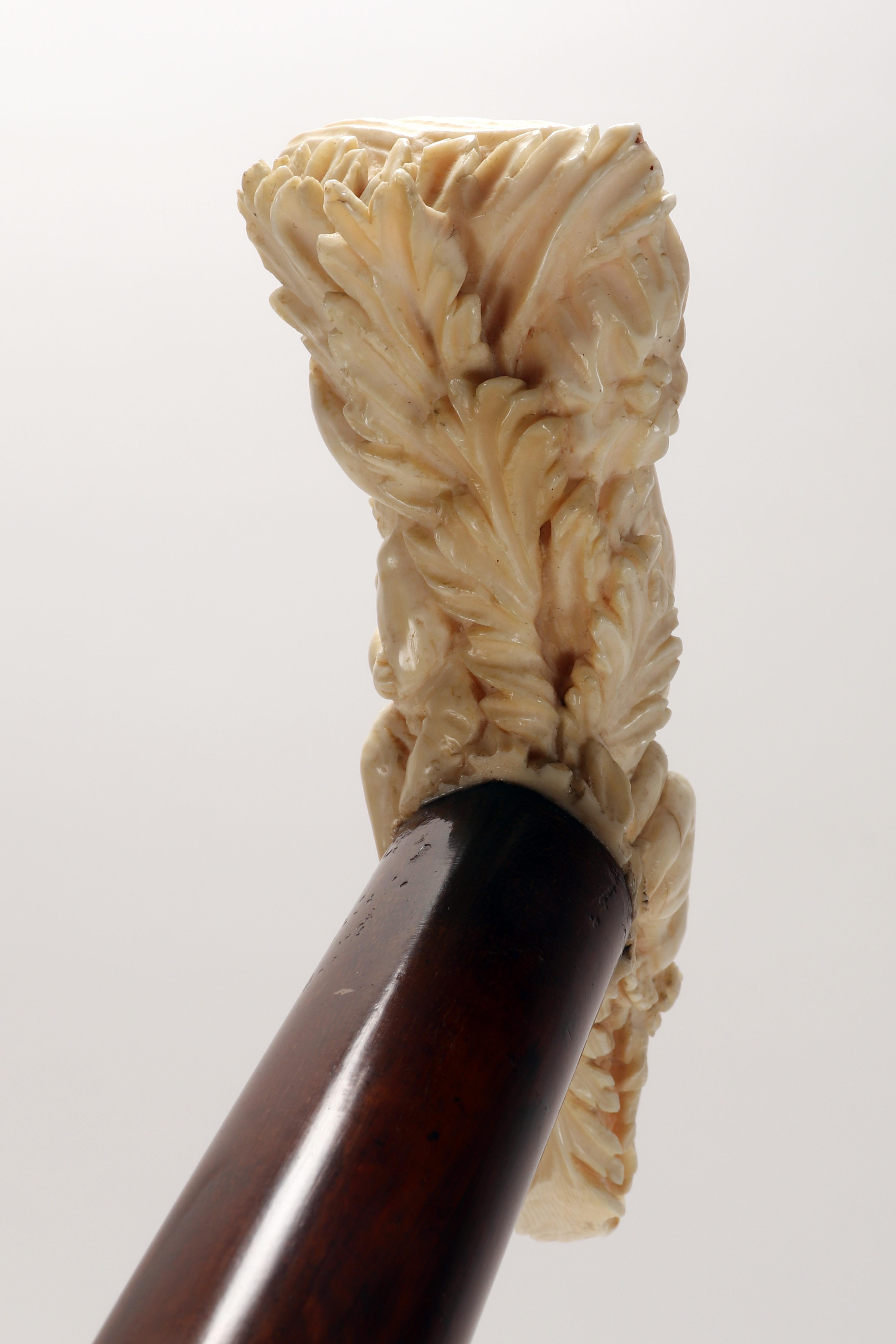 Spazierstock, großer geschnitzter Elfenbeingriff von Opstal, Flandern Mitte des 17. Jahrhunderts. im Angebot 7