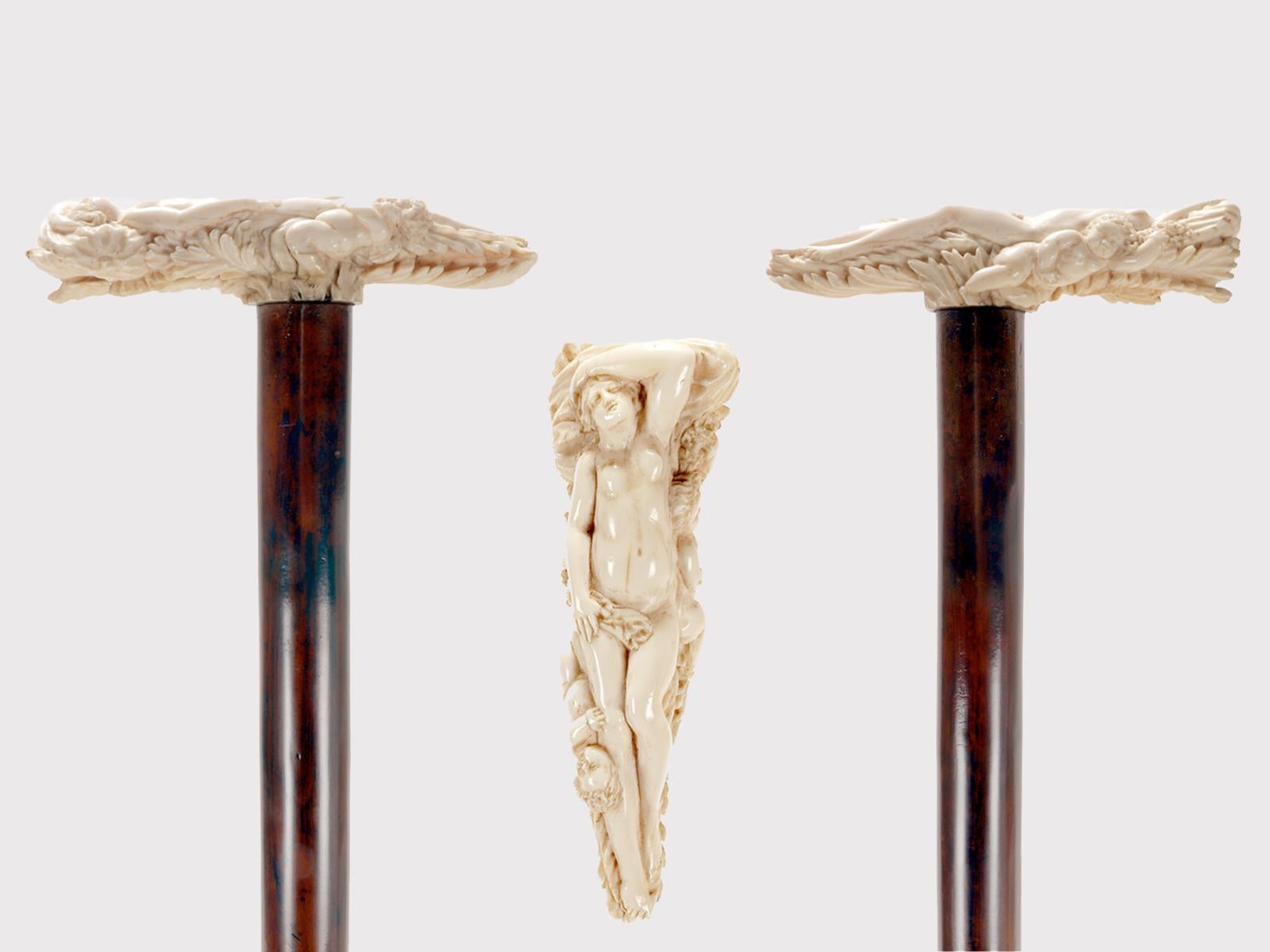 Spazierstock: Seltener, großer, fein geschnitzter Elfenbeingriff von Gerard van Opstal (ca. 1600-1668), einem der jüngeren Elfenbeinschnitzer des 17. Jahrhunderts, der sich durch meisterhafte Schnitzereien mit mythologischen, allegorischen und